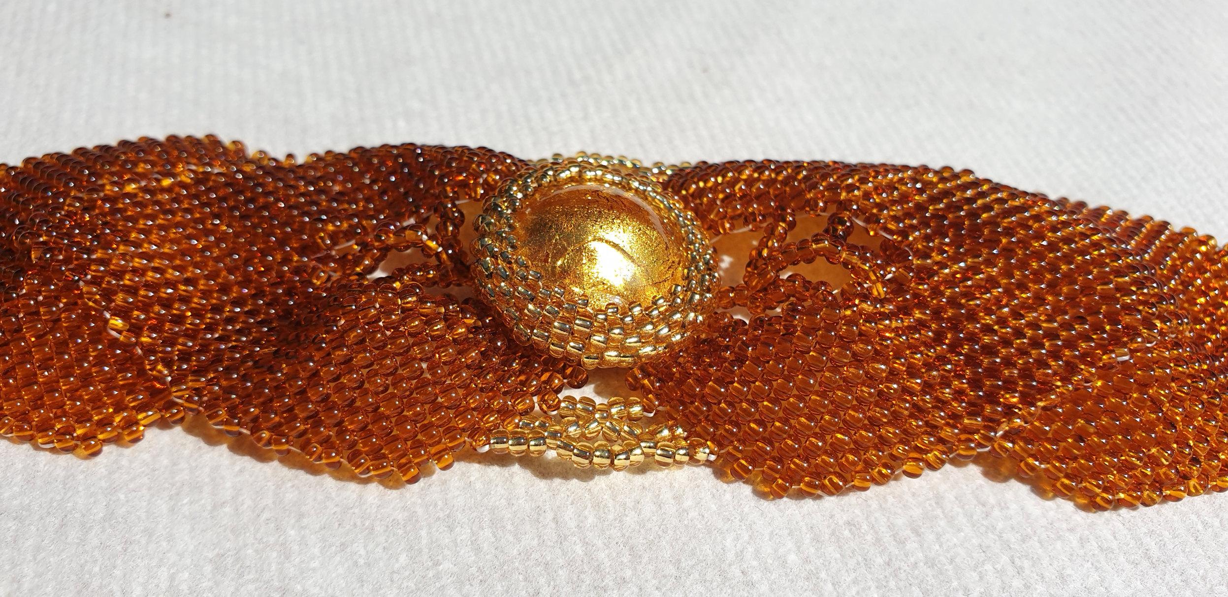 Bernstein und Gold Muranoglas Perlen Mode-Armband  im Zustand „Neu“ im Angebot in Dallas, TX