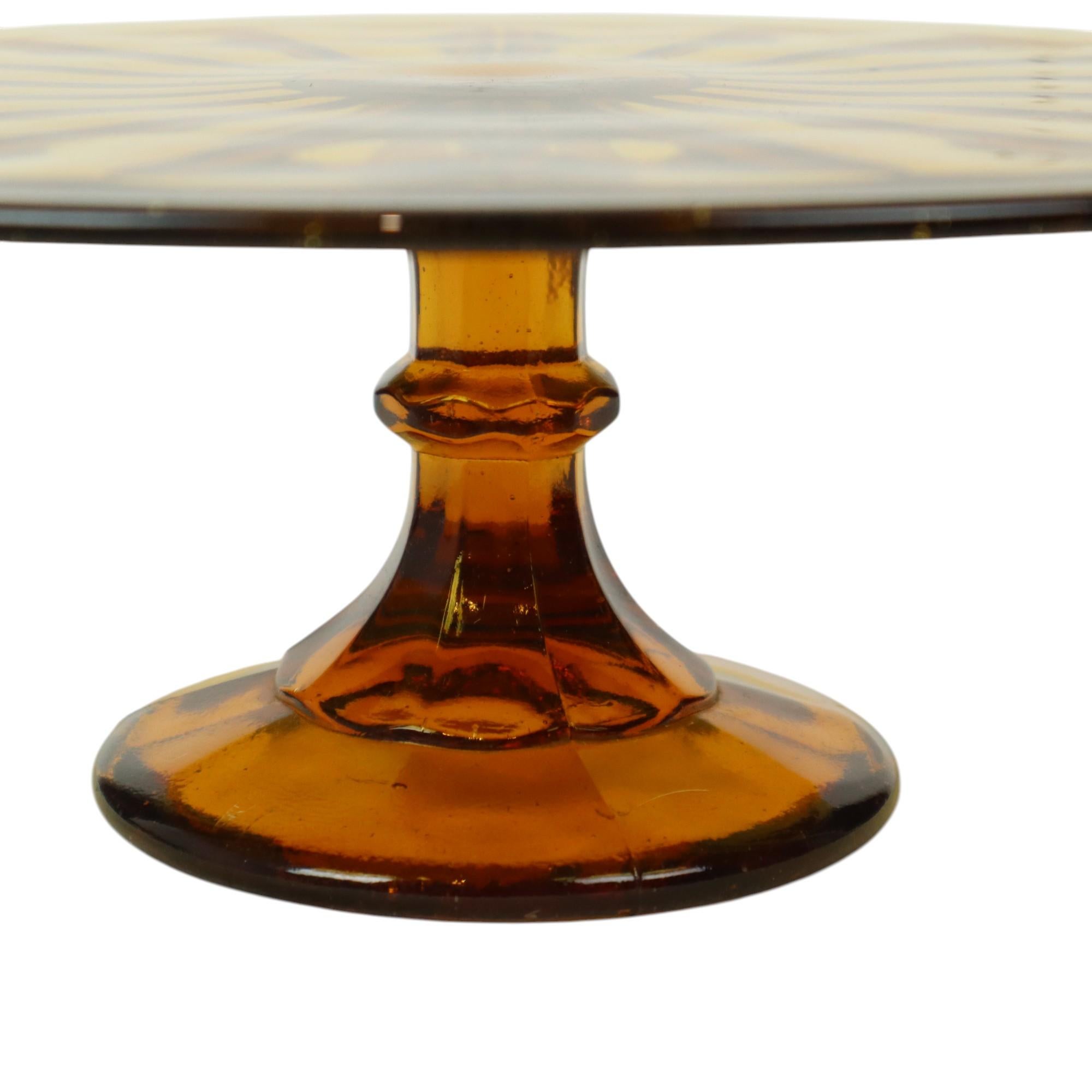 Milieu du XXe siècle Plat à gâteaux Art Déco en ambre Scailmont en vente