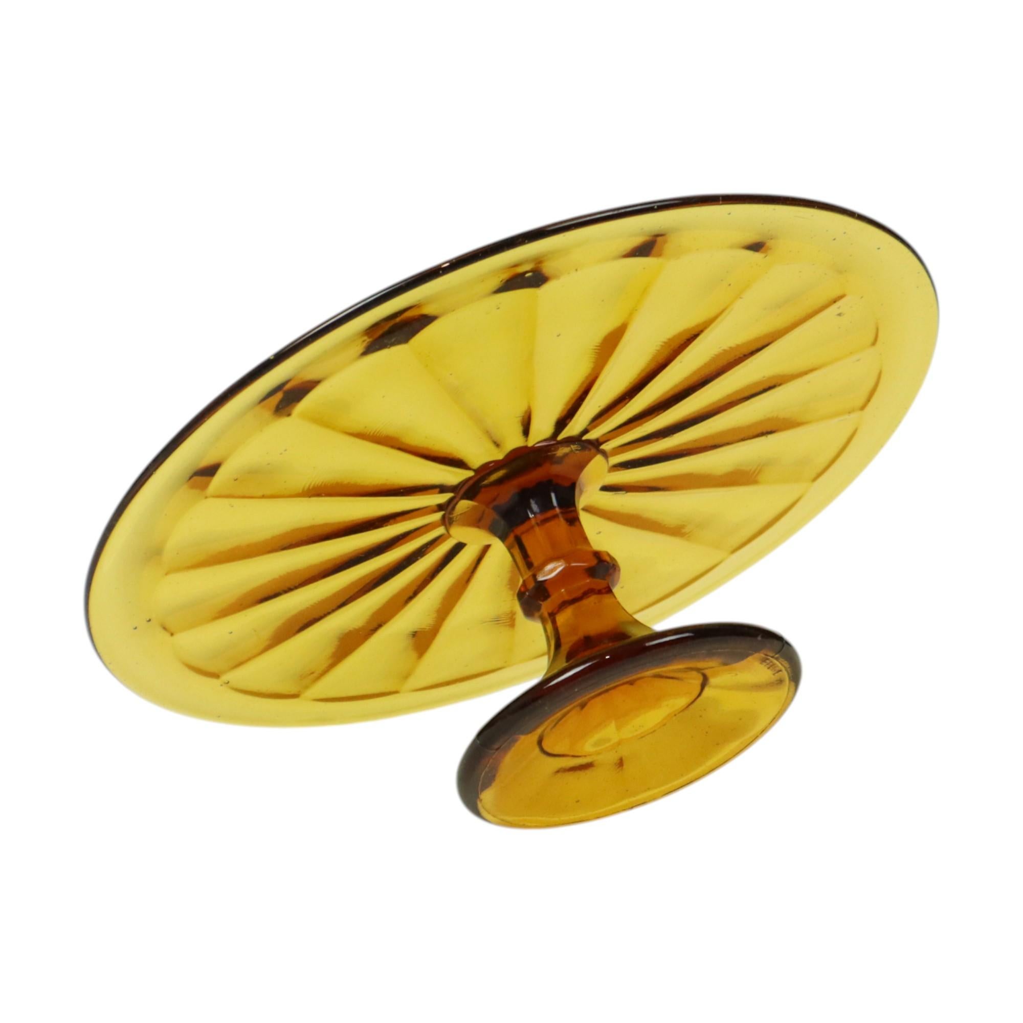 Plat à gâteaux Art Déco en ambre Scailmont en vente 1