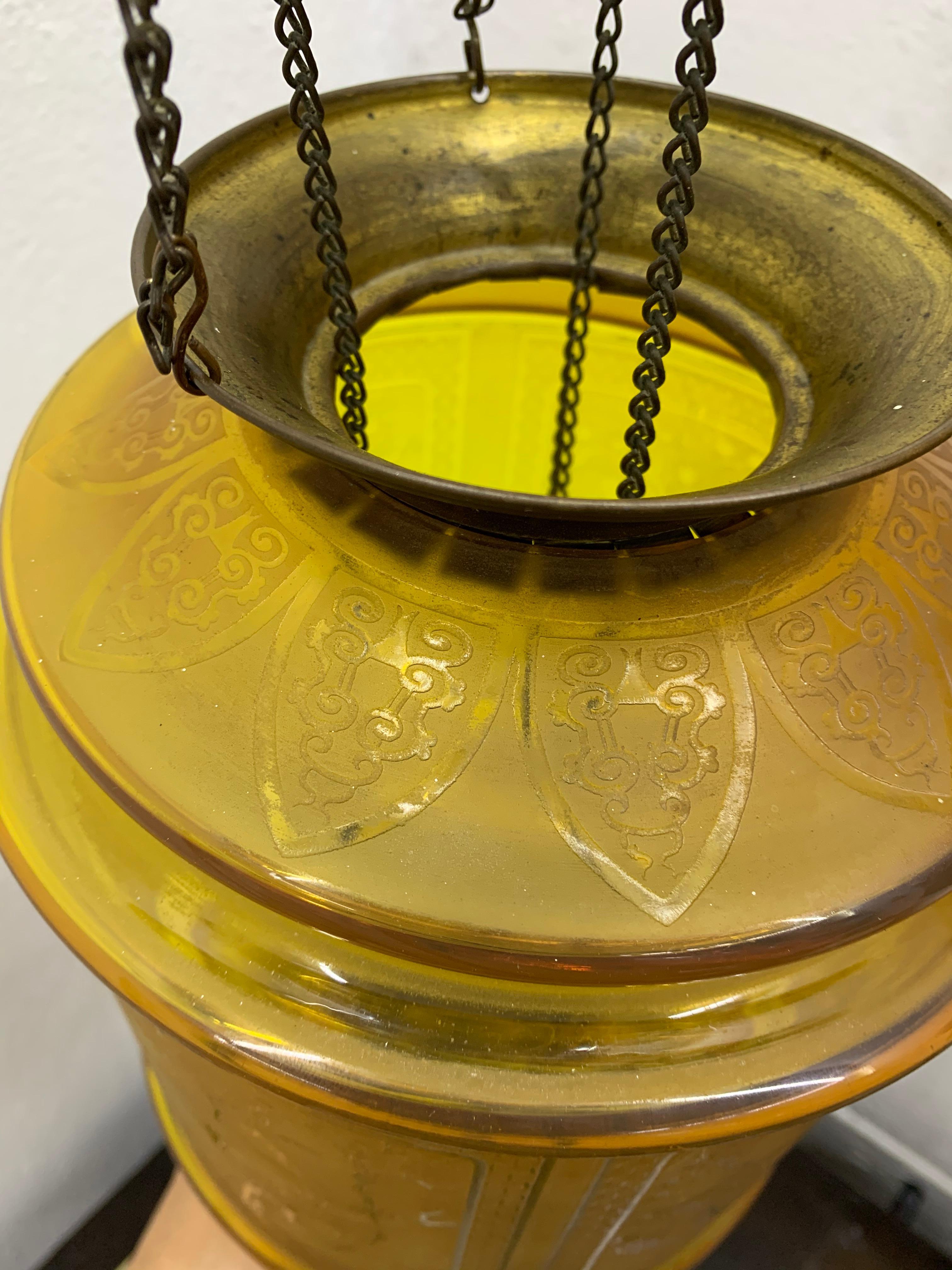 Farol de ámbar Art Nouveau para velas de Baccarat Francia, con pájaros, hacia 1890 1