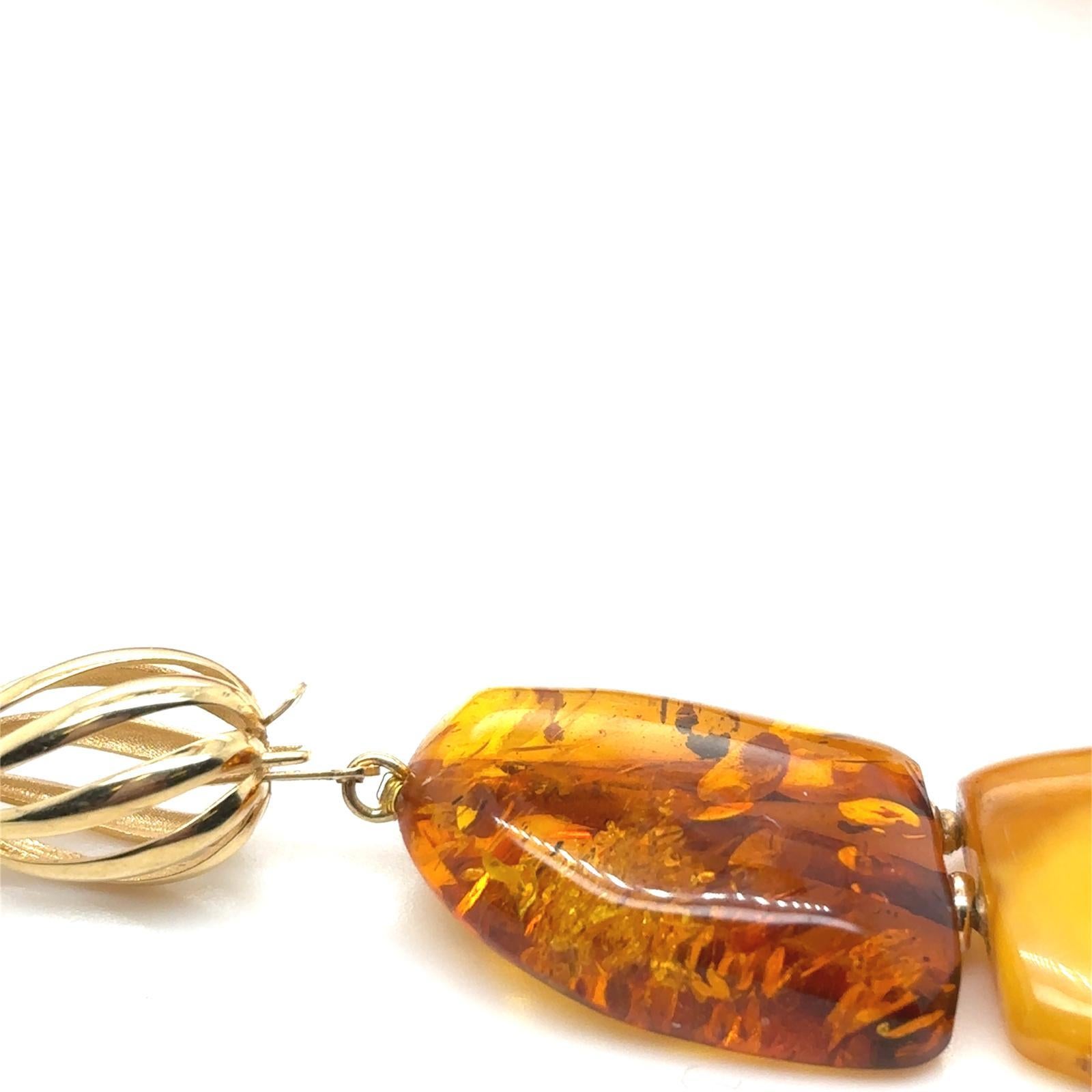 Amber Bead Cleopatra Style Collar Necklace 18 Karat Yellow Gold Clasp For Sale 4