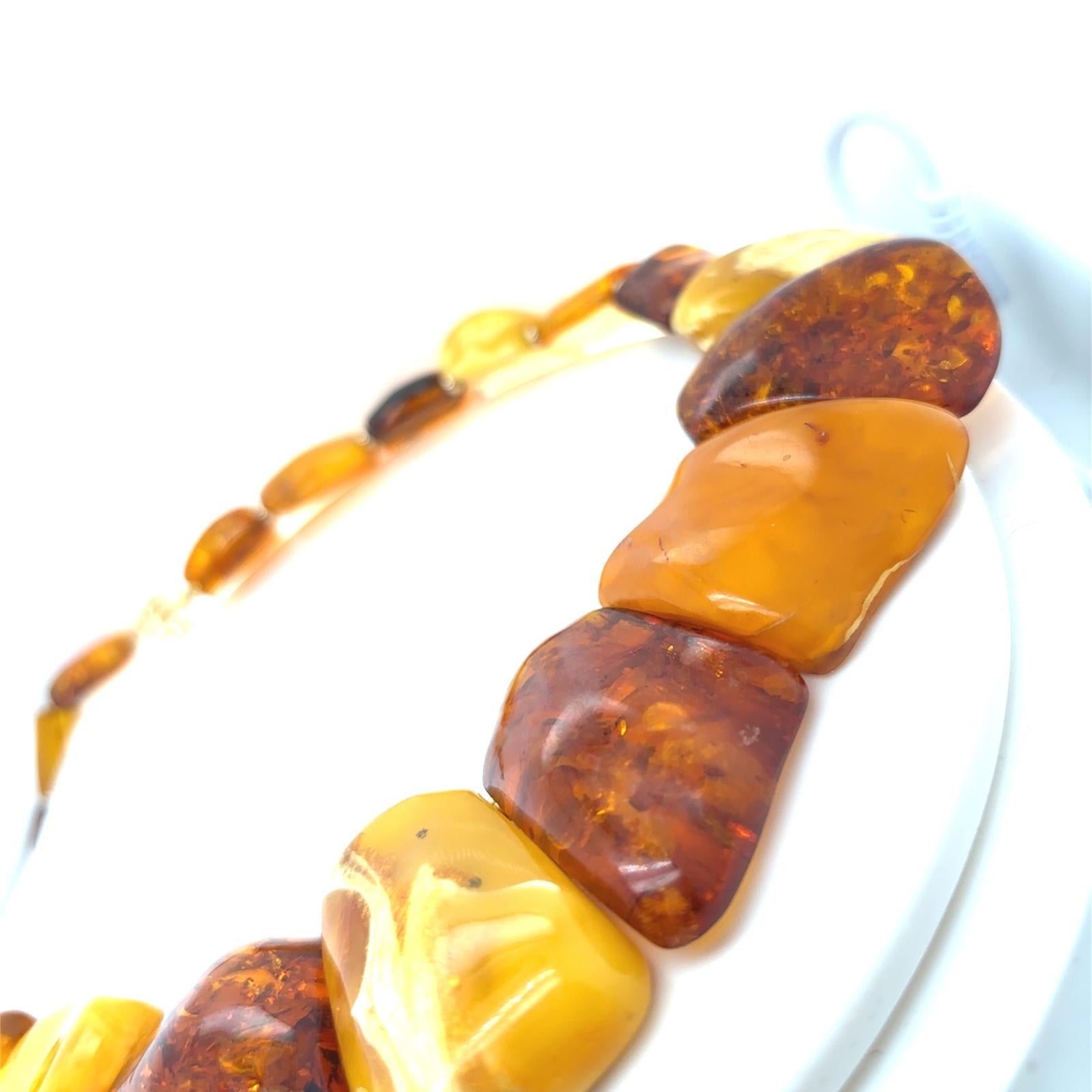 Women's Amber Bead Cleopatra Style Collar Necklace 18 Karat Yellow Gold Clasp For Sale