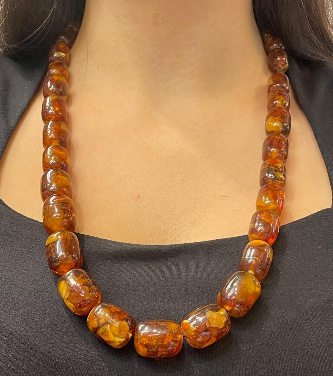 Collana di perle d'ambra 

Una collana di ambra con 35 perline.

Lunghezza approssimativa: 28