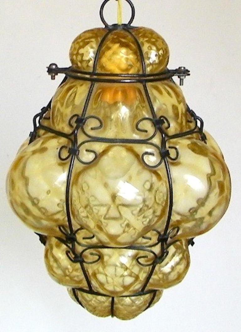 Bernsteinfarbenes geblasenes Glas Murano Laterne (Handbemalt) im Angebot
