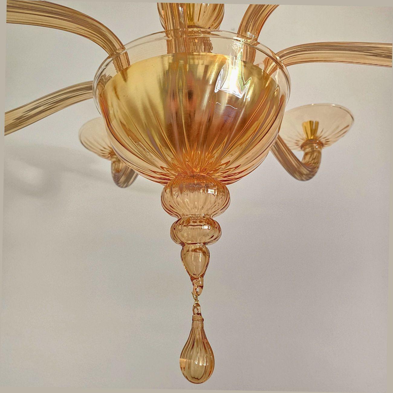 Araña neoclásica de Murano de color marrón ámbar finales del siglo XX en venta