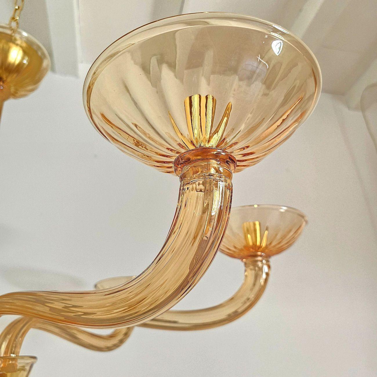 Araña neoclásica de Murano de color marrón ámbar en venta 1