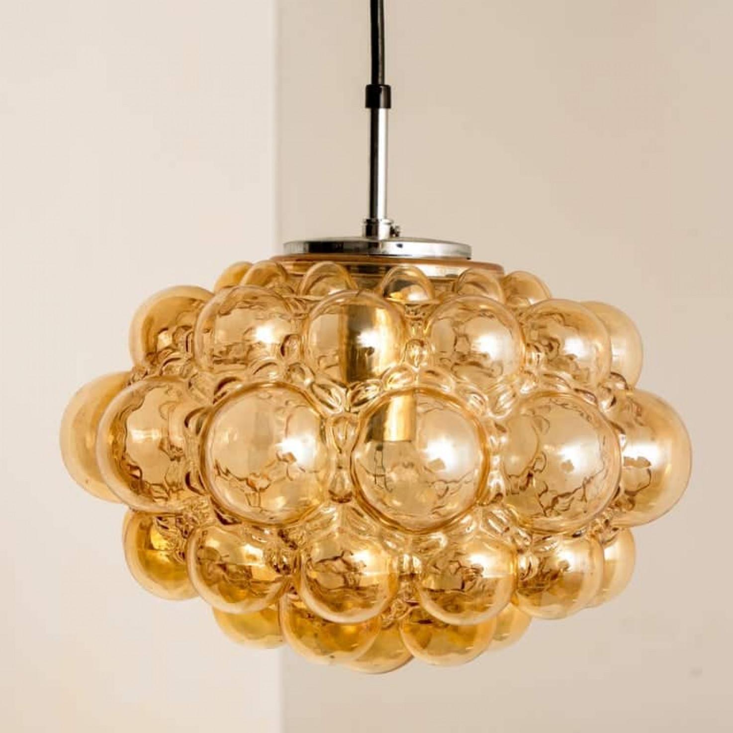 Lampada a sospensione in vetro a bolle d'ambra di Helena Tynell, 1960 in vendita 2