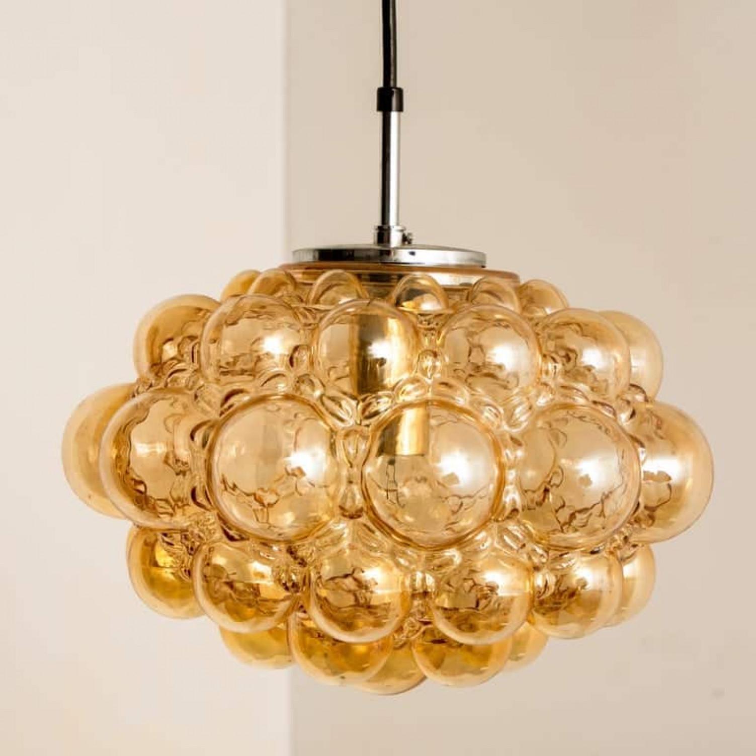 XX secolo Lampada a sospensione in vetro a bolle d'ambra di Helena Tynell, 1960 in vendita