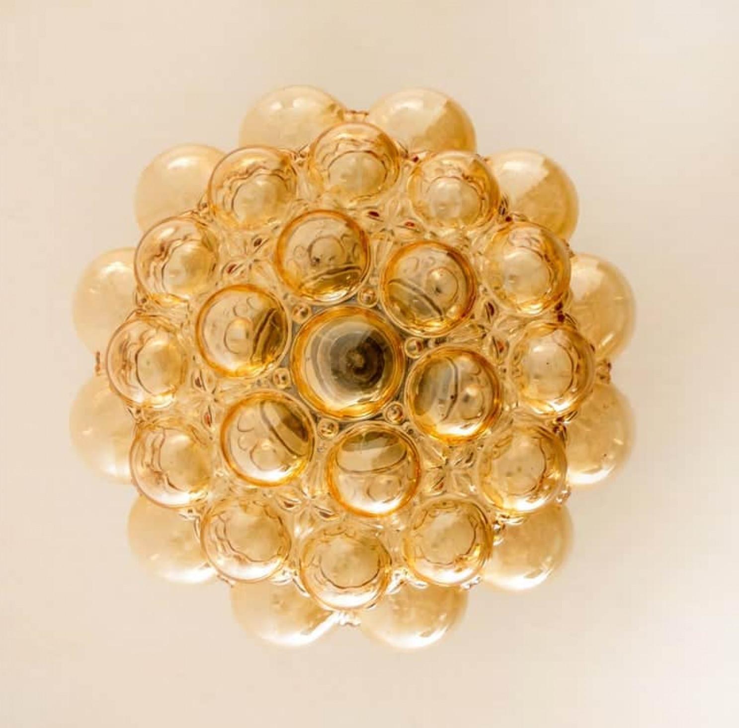Vetro Lampada a sospensione in vetro a bolle d'ambra di Helena Tynell, 1960 in vendita