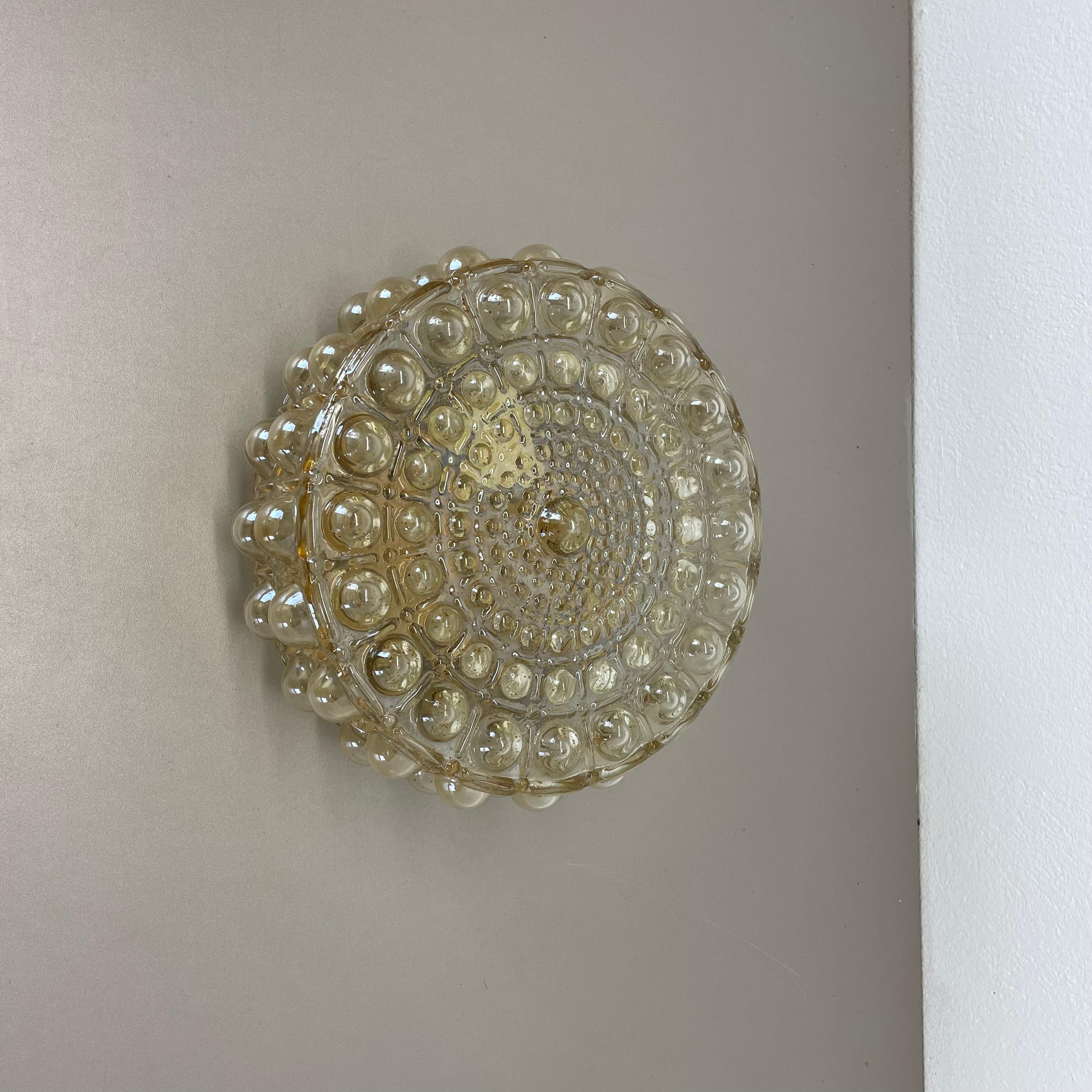 Artikel:

Wandleuchte, Deckenleuchte



Produzent: 

Glashütte Limburg, Deutschland zugeschrieben.


Design/One:

Helena Tynell zugeschrieben.


Herkunft: 

Deutschland


Alter: 

1960s





Diese fantastische Glaswand  Die Deckenleuchte wird dem
