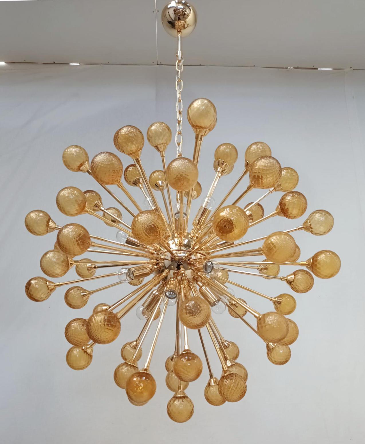 Mid-Century Modern Lustre Spoutnik en ambre de Fabio Ltd