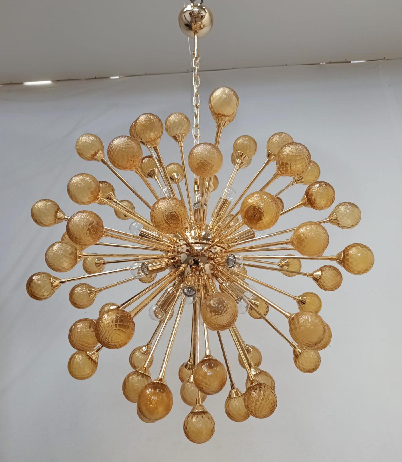 Araña Sputnik Ráfaga de Ámbar de Fabio Ltd Moderno de mediados de siglo en venta