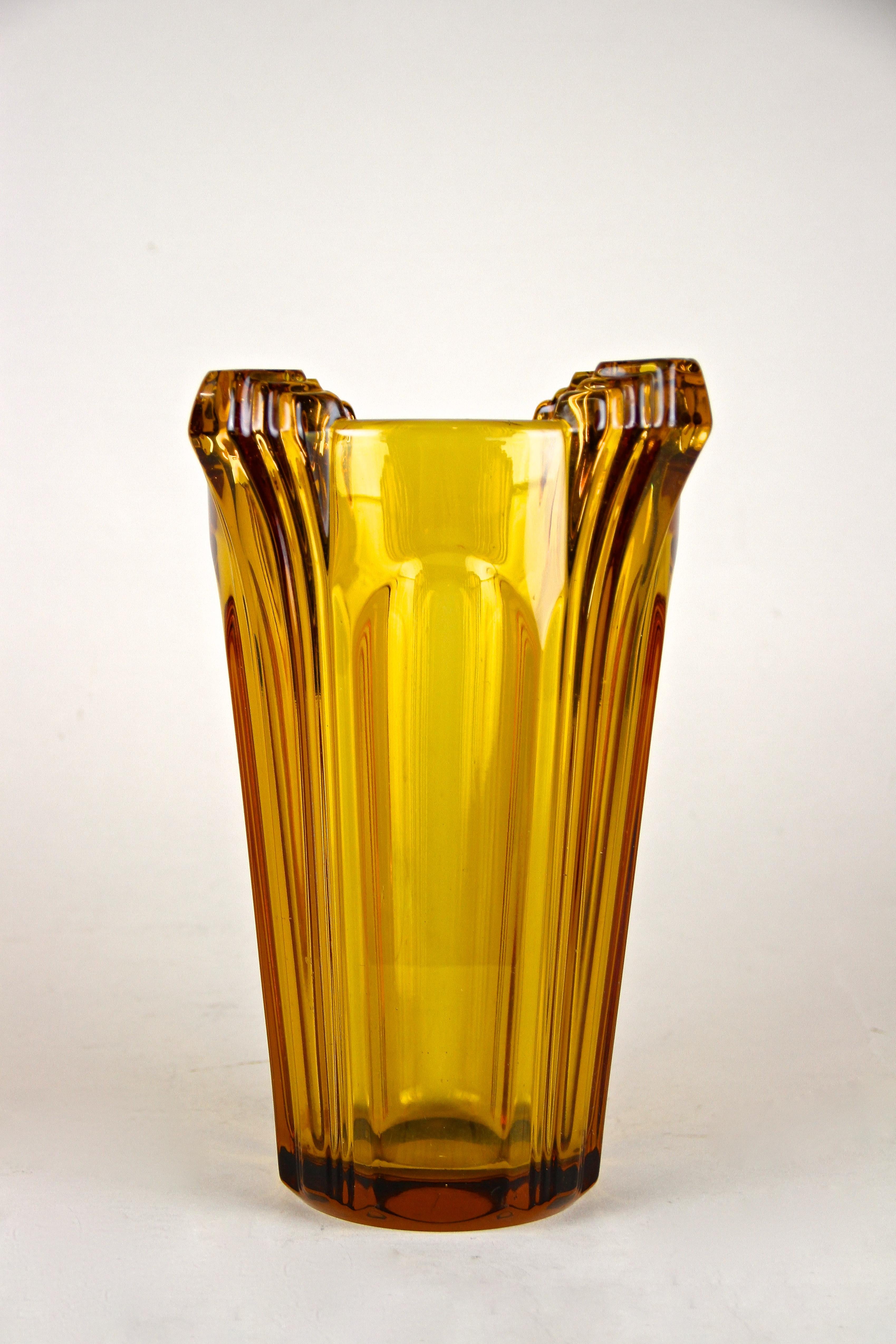 Amber Colored Art Deco Glass Vase, Austria, circa 1920 In Good Condition In Lichtenberg, AT