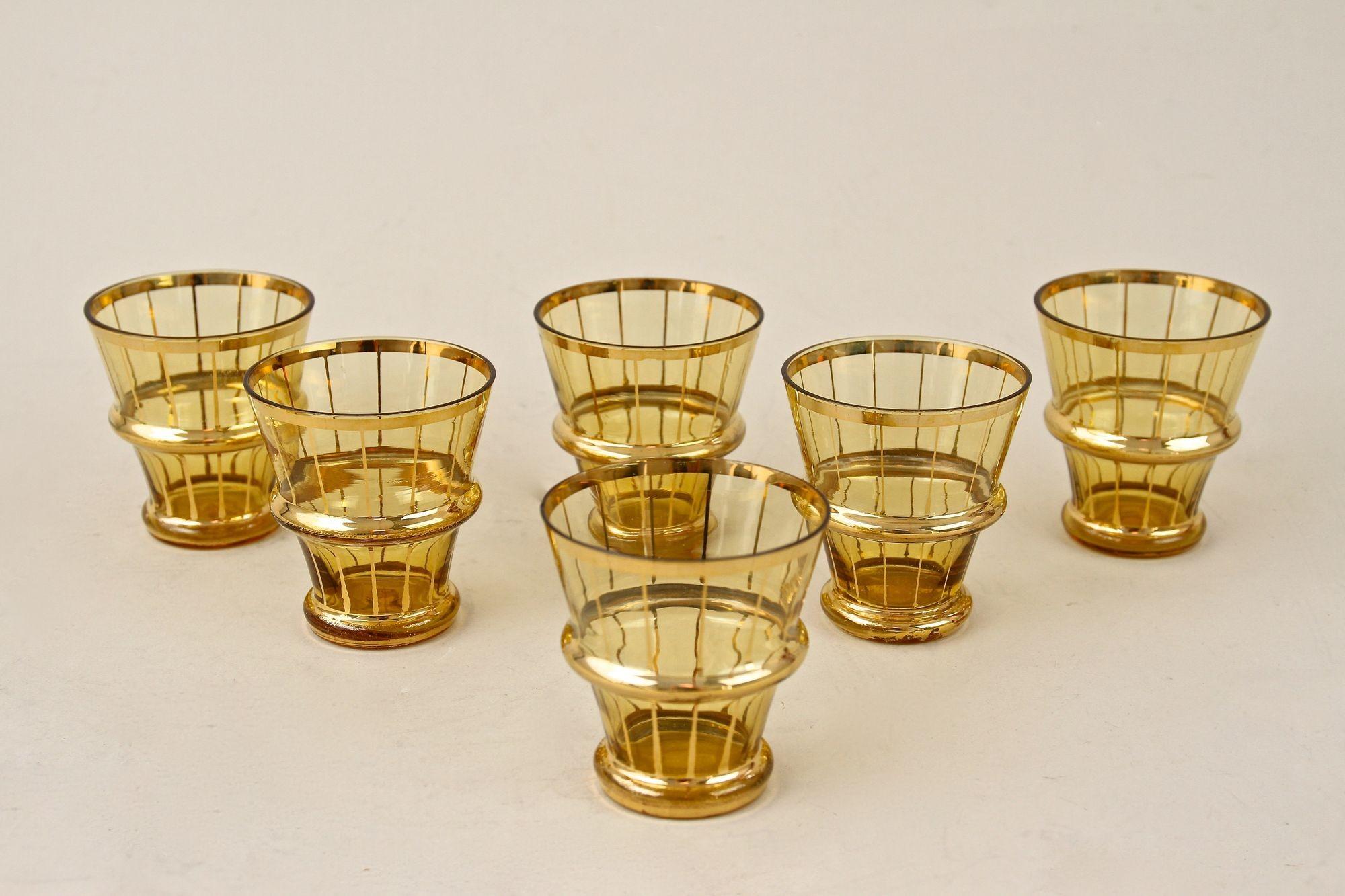 Amber Colored Gilt Art Deco Glass Decanter Set with 6 Shot Glasses, CZ ca. 1920 For Sale 6