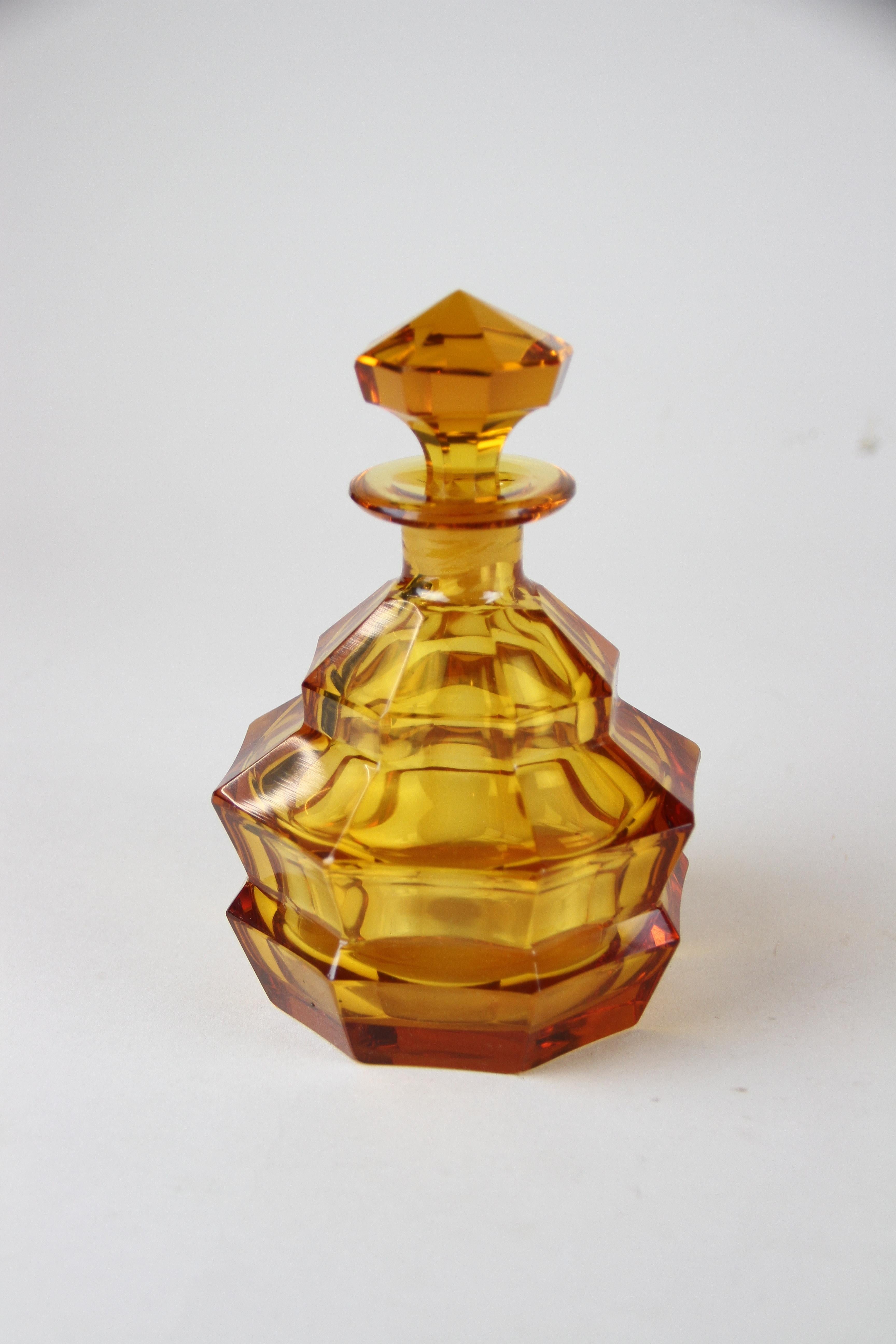 Amber-Colored Glass Bottle with Stopper Art Deco, Austria, circa 1920 5