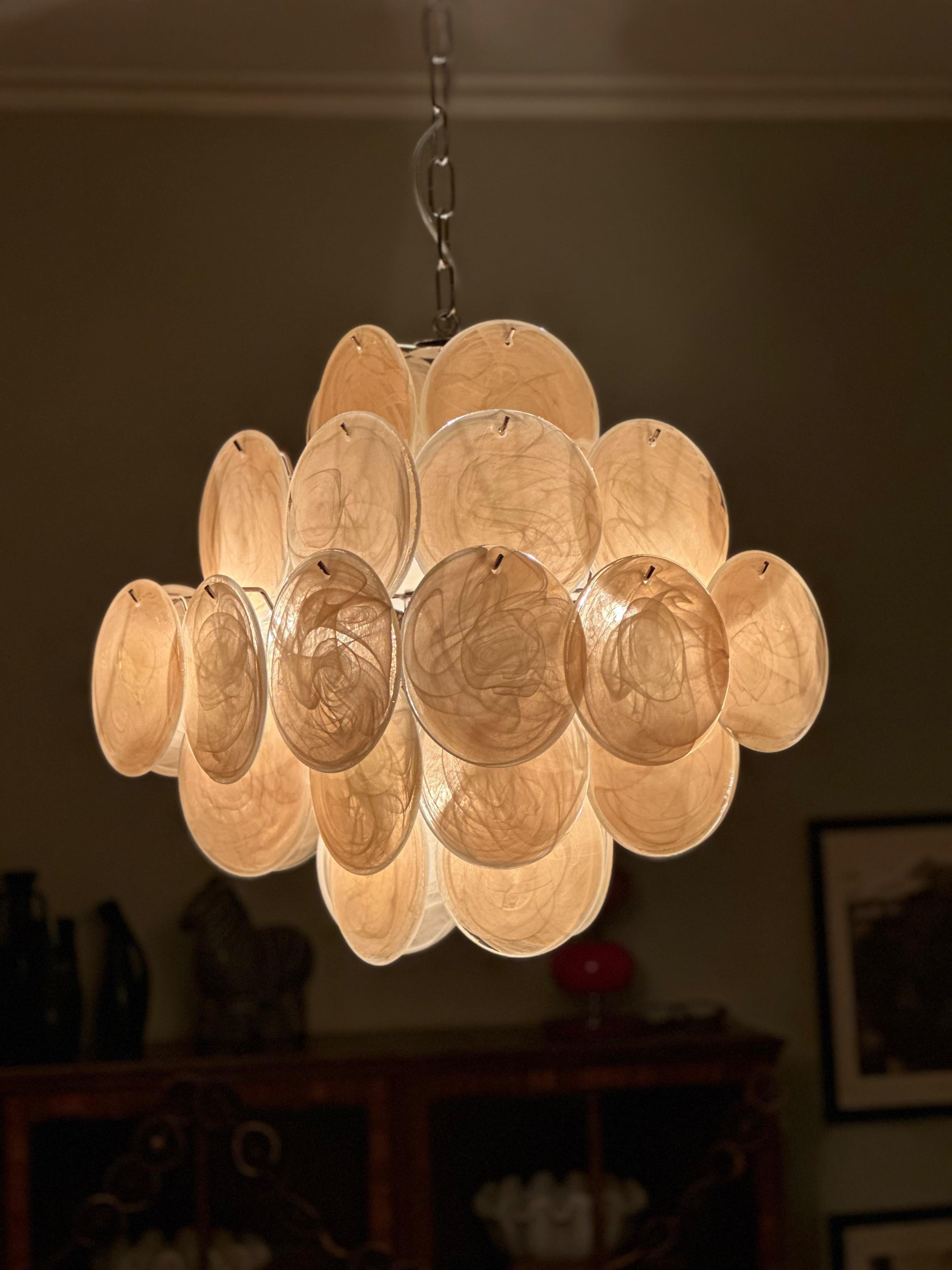 Fine XX secolo Lampadario a disco di Murano color ambra nello stile di Vistosi. in vendita