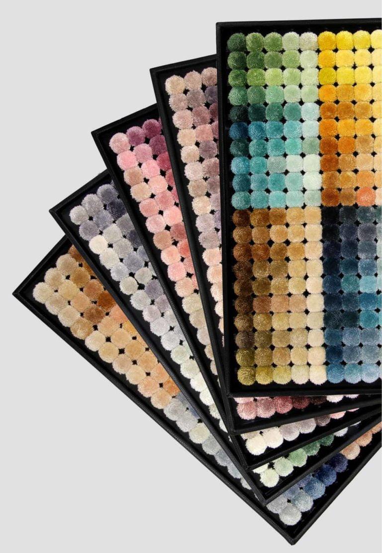 Moderno AMBER - Tappeto fatto a mano su misura da Rugs & Co. in vendita