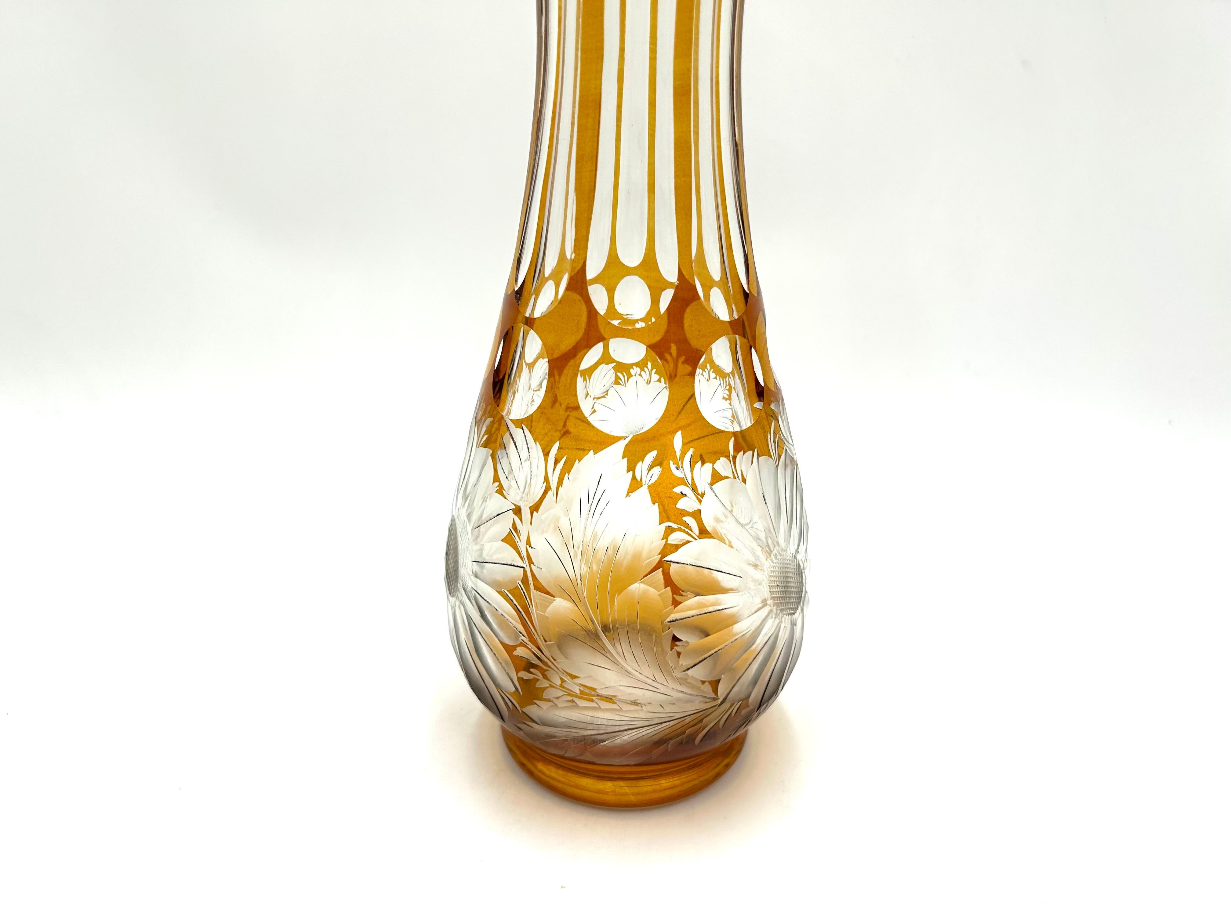 Amber Cut Vase, Poland, 1960s In Good Condition For Sale In Chorzów, PL