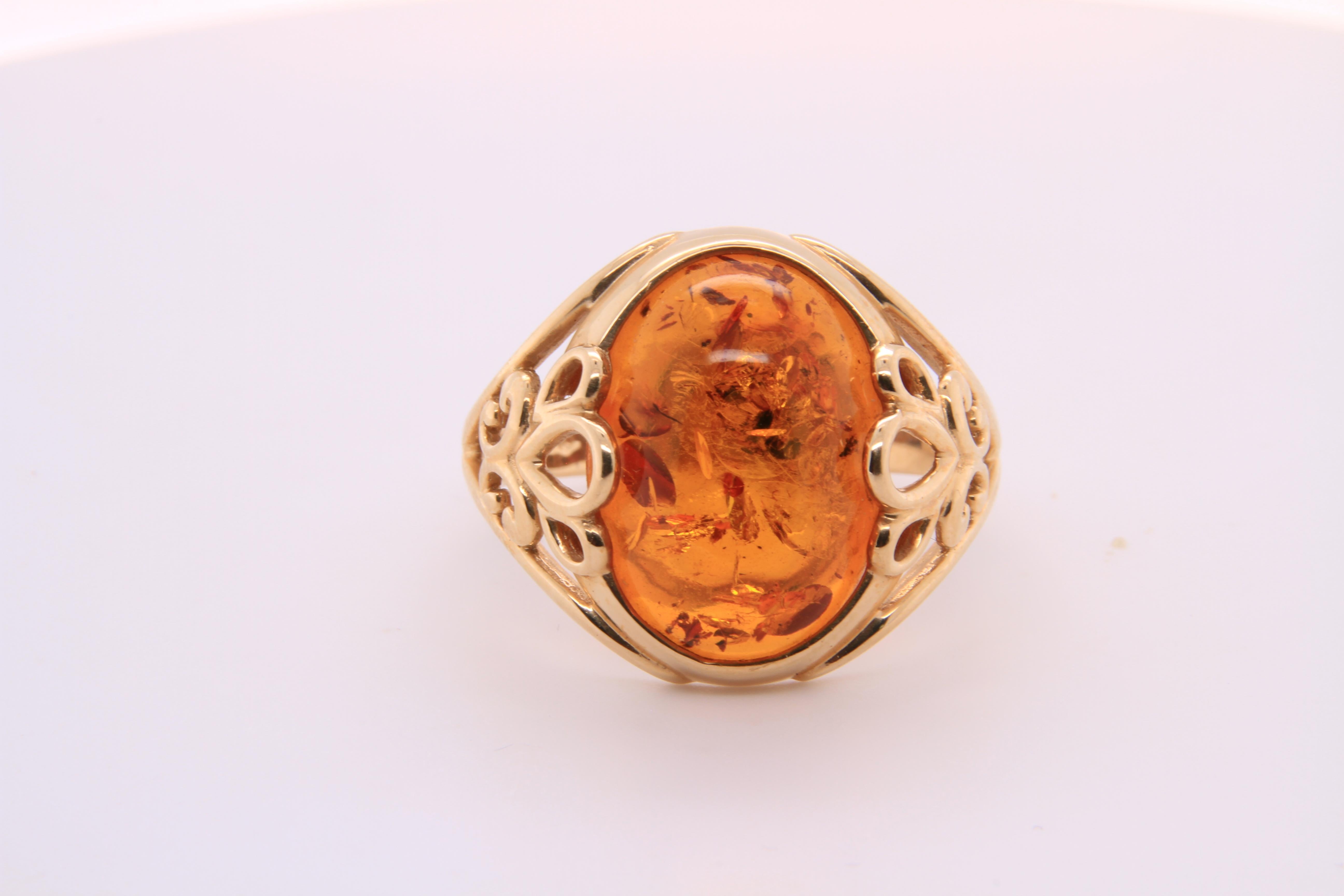 Amber Dome Cabochon 14K Yellow Gold Cocktail Ring In Excellent Condition In Bozeman, MT