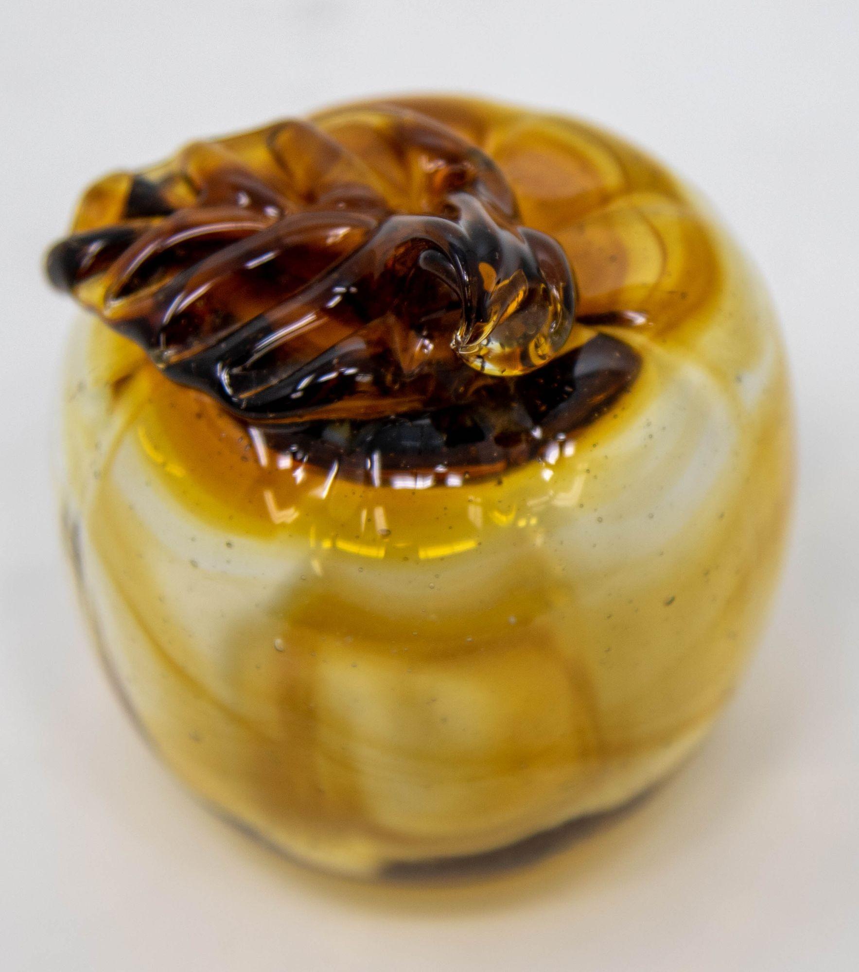 Amber Glass Apple Murano Blown Art Glass Paperweight Sculpture In Good Condition For Sale In North Hollywood, CA