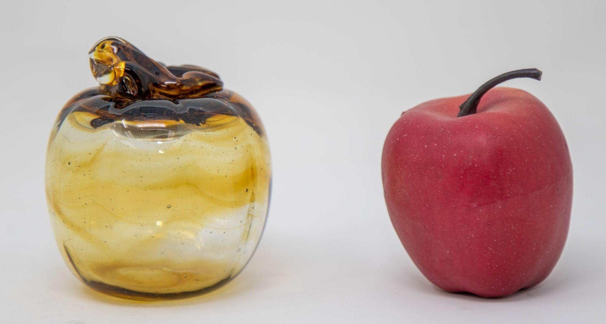 Amber Glass Apple Murano Blown Art Glass Paperweight Sculpture For Sale 3