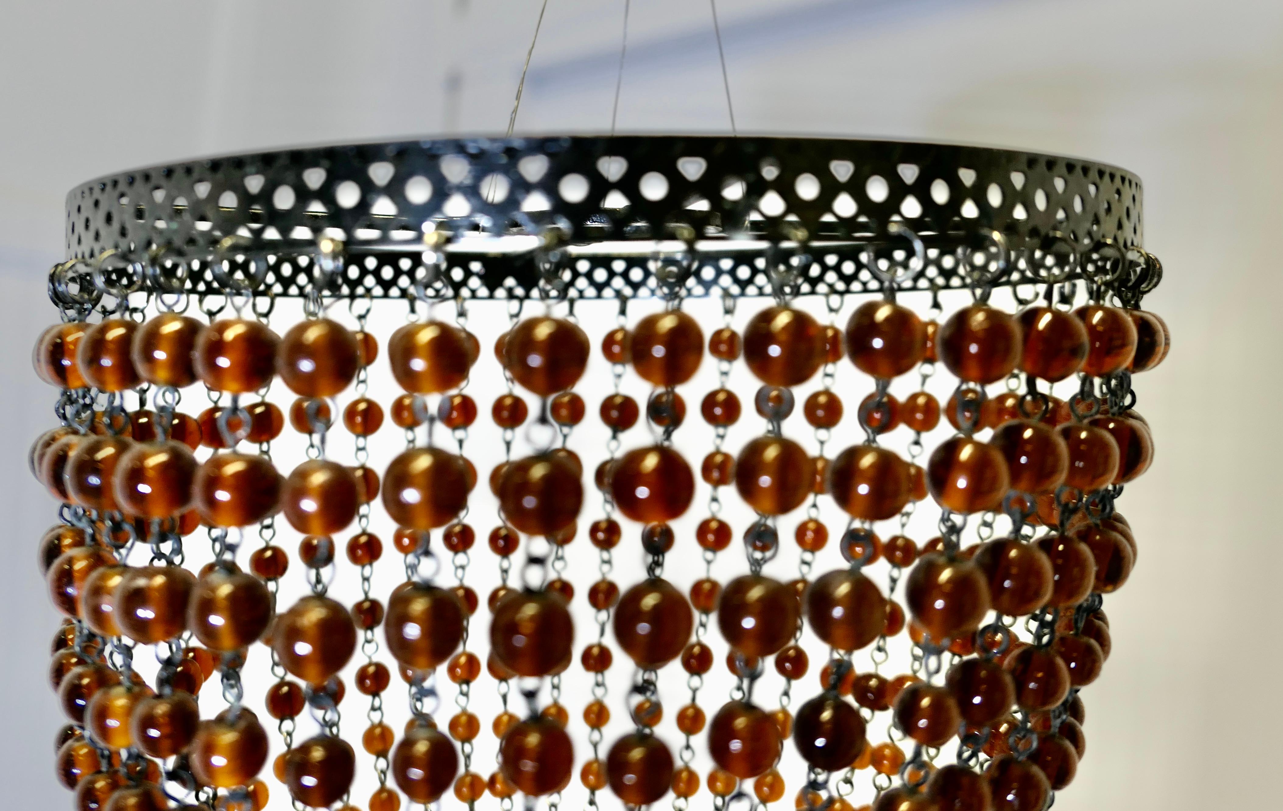 Pantalla de cristal ámbar con cuentas, lámpara de araña   Una pieza deliciosa en Bueno estado para la venta en Godshill, Isle of Wight
