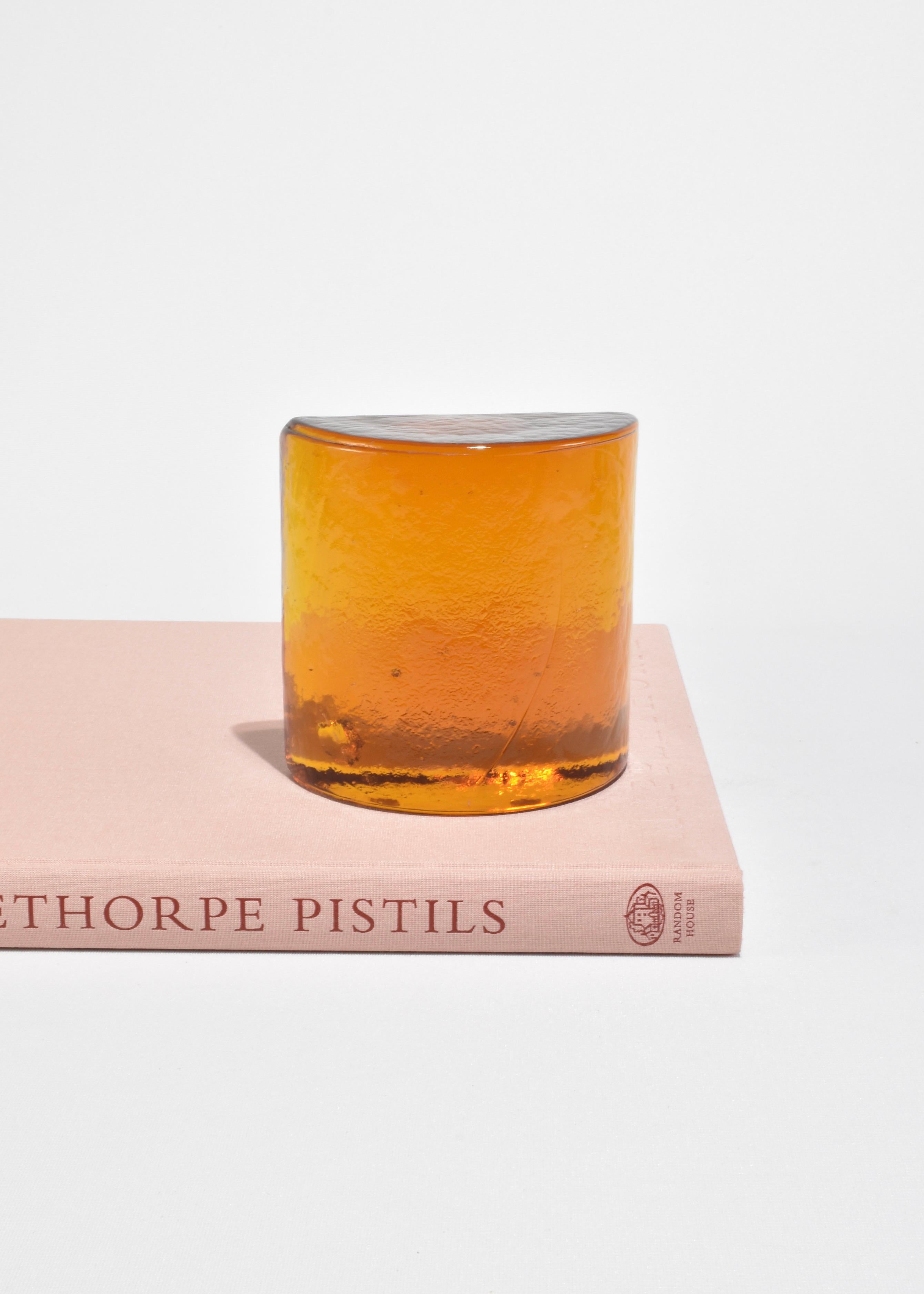 Serre-livres en verre ambré en vente 1