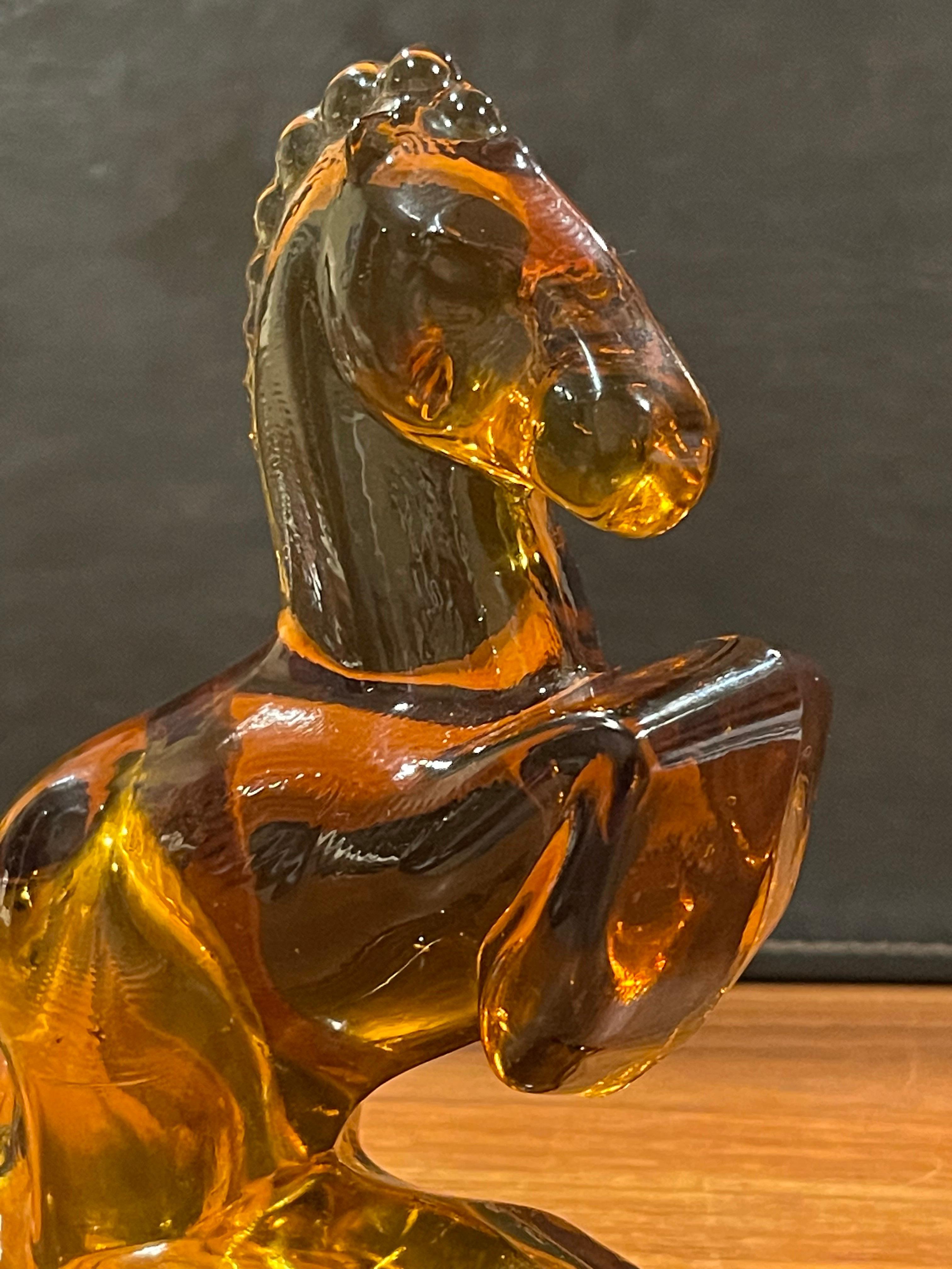 Amber Glass Galloping Horse Sculpture / Bookend by L.E. Smith Glass Company In Good Condition For Sale In San Diego, CA