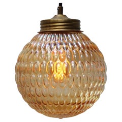 Lampade a sospensione in vetro ambrato di metà secolo con top in ottone