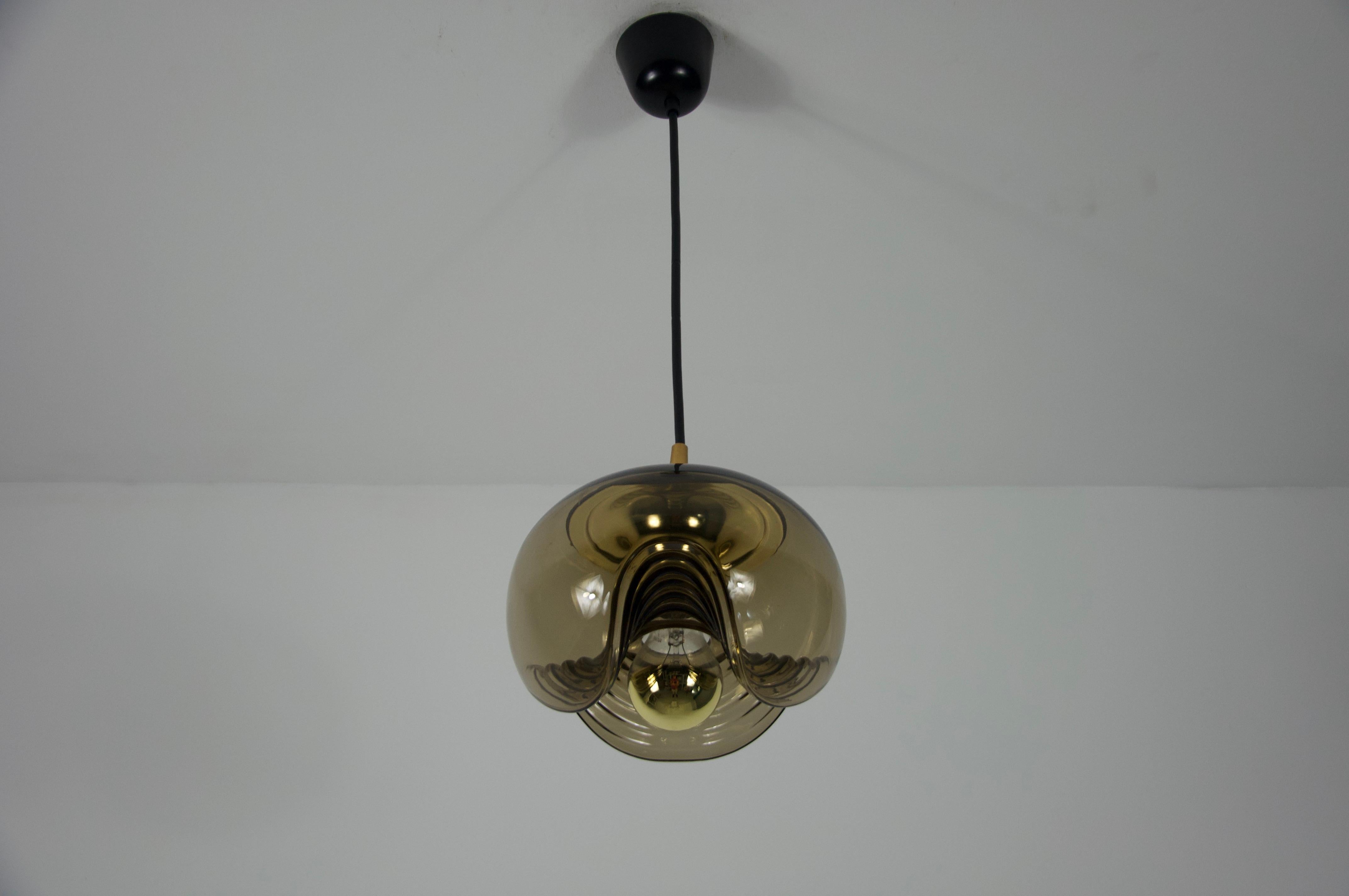 Bernsteinglas-Hängeleuchte von Koch & Lowy für Peill & Putzler, 1960er Jahre (Moderne der Mitte des Jahrhunderts) im Angebot