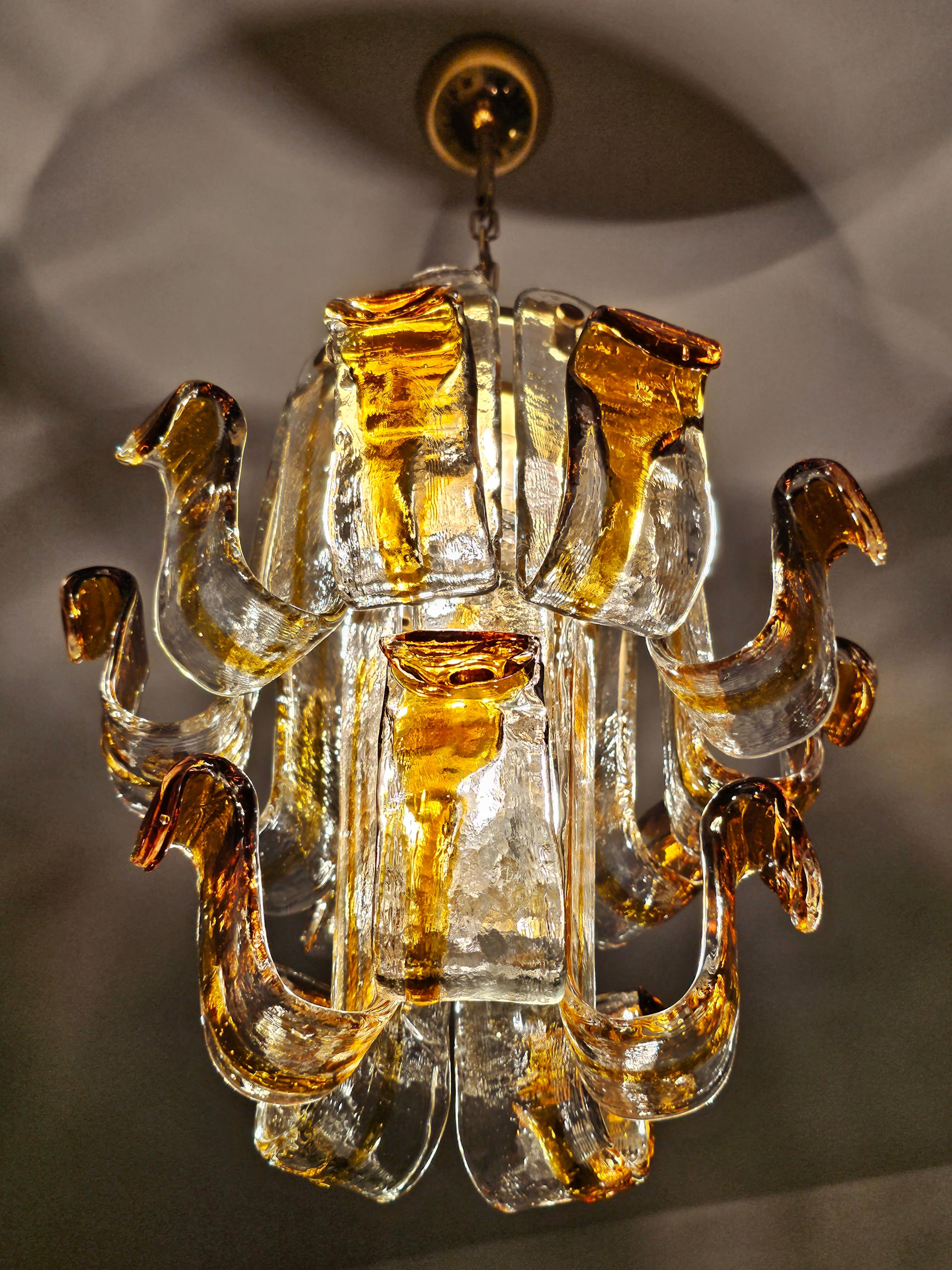 Suspension en verre ambré en forme de pétales par Toni Zuccheri pour Mazzega, Italie, années 1960 en vente 3