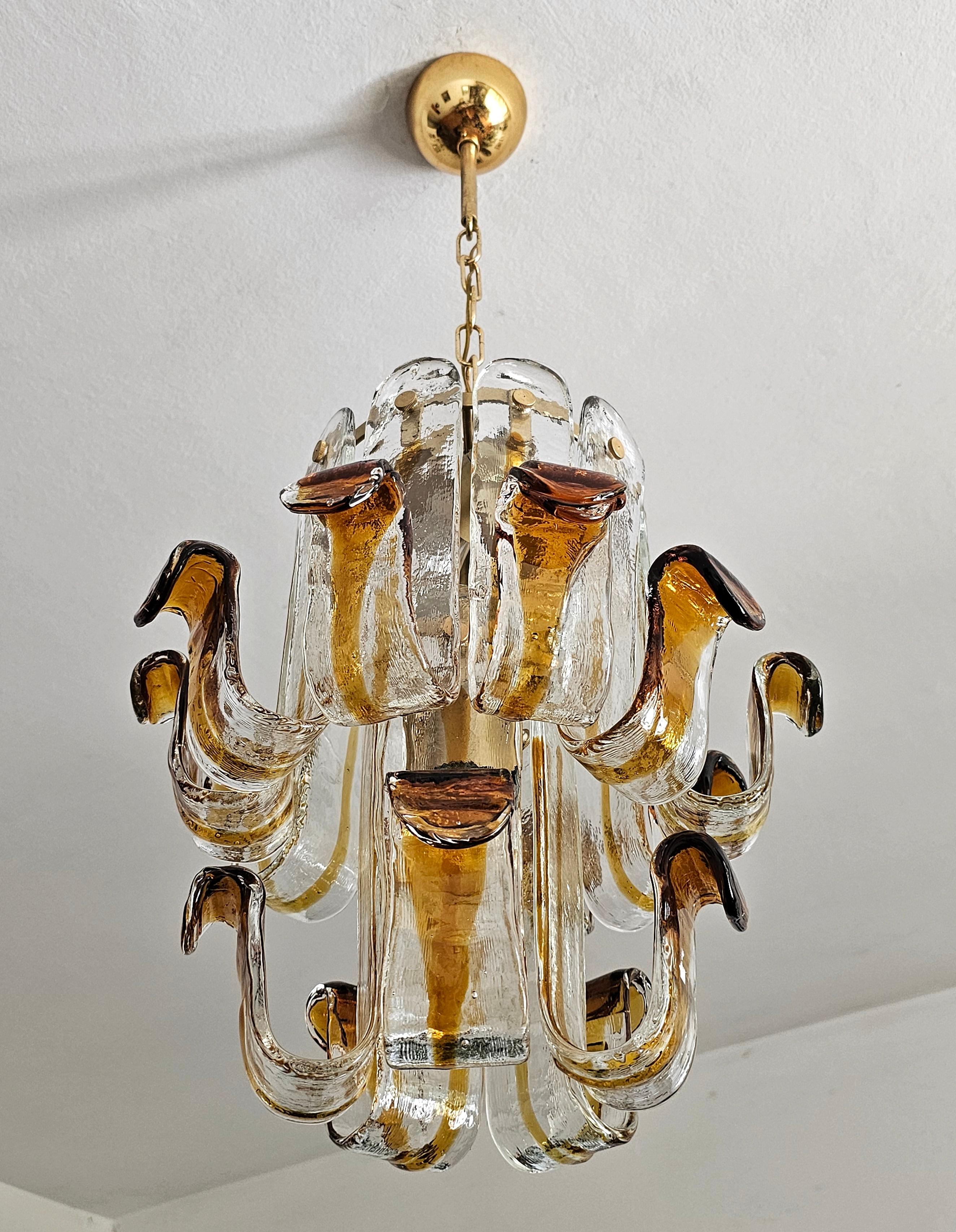 Suspension en verre ambré en forme de pétales par Toni Zuccheri pour Mazzega, Italie, années 1960 en vente 4