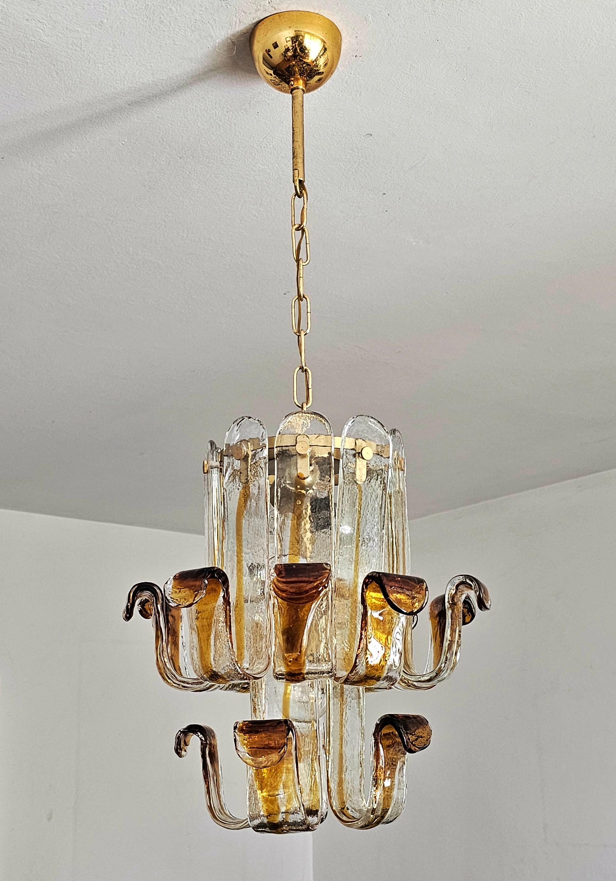 Milieu du XXe siècle Suspension en verre ambré en forme de pétales par Toni Zuccheri pour Mazzega, Italie, années 1960 en vente