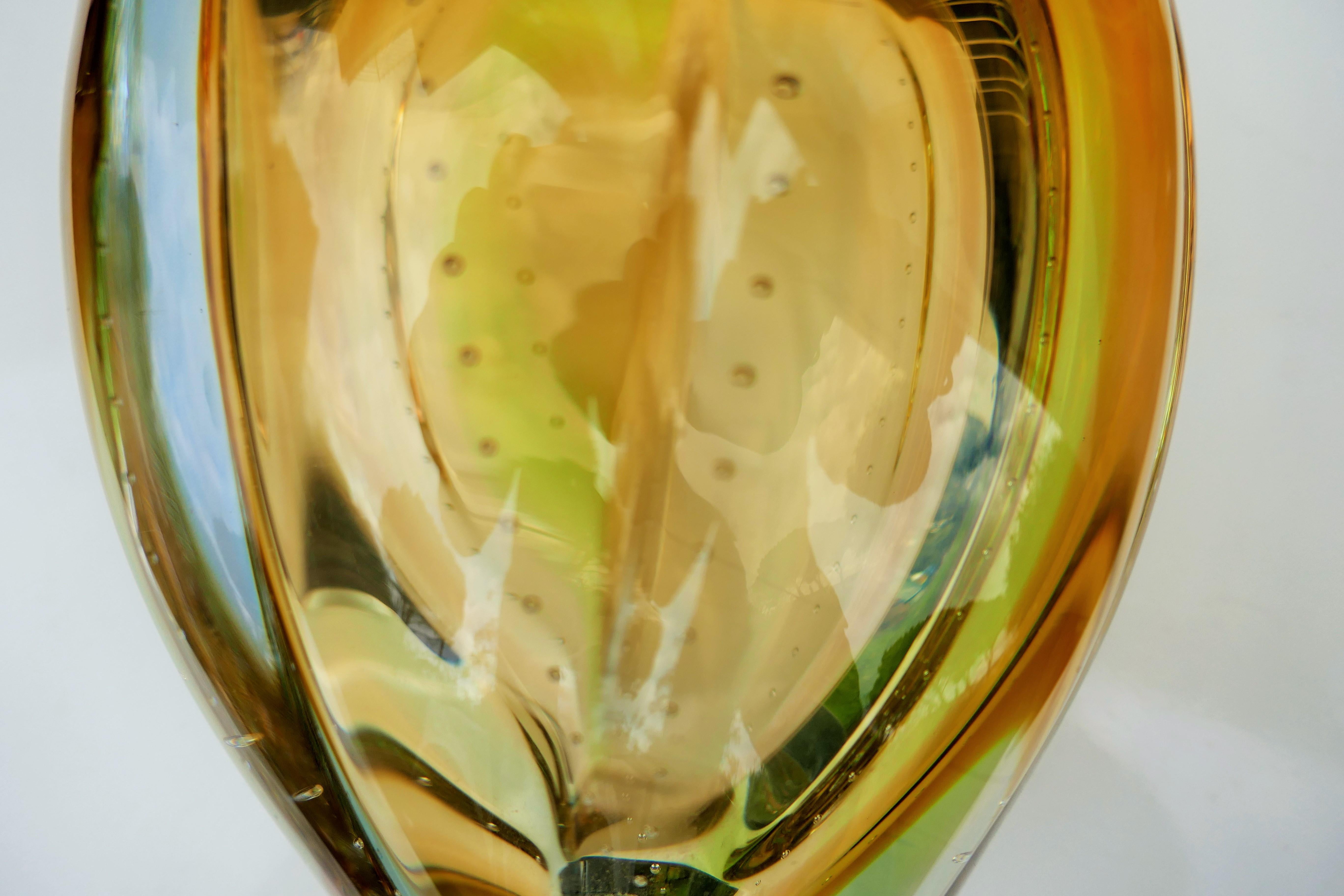 Vaso in vetro ambrato attribuito a Seguso o Barovier in vendita 10