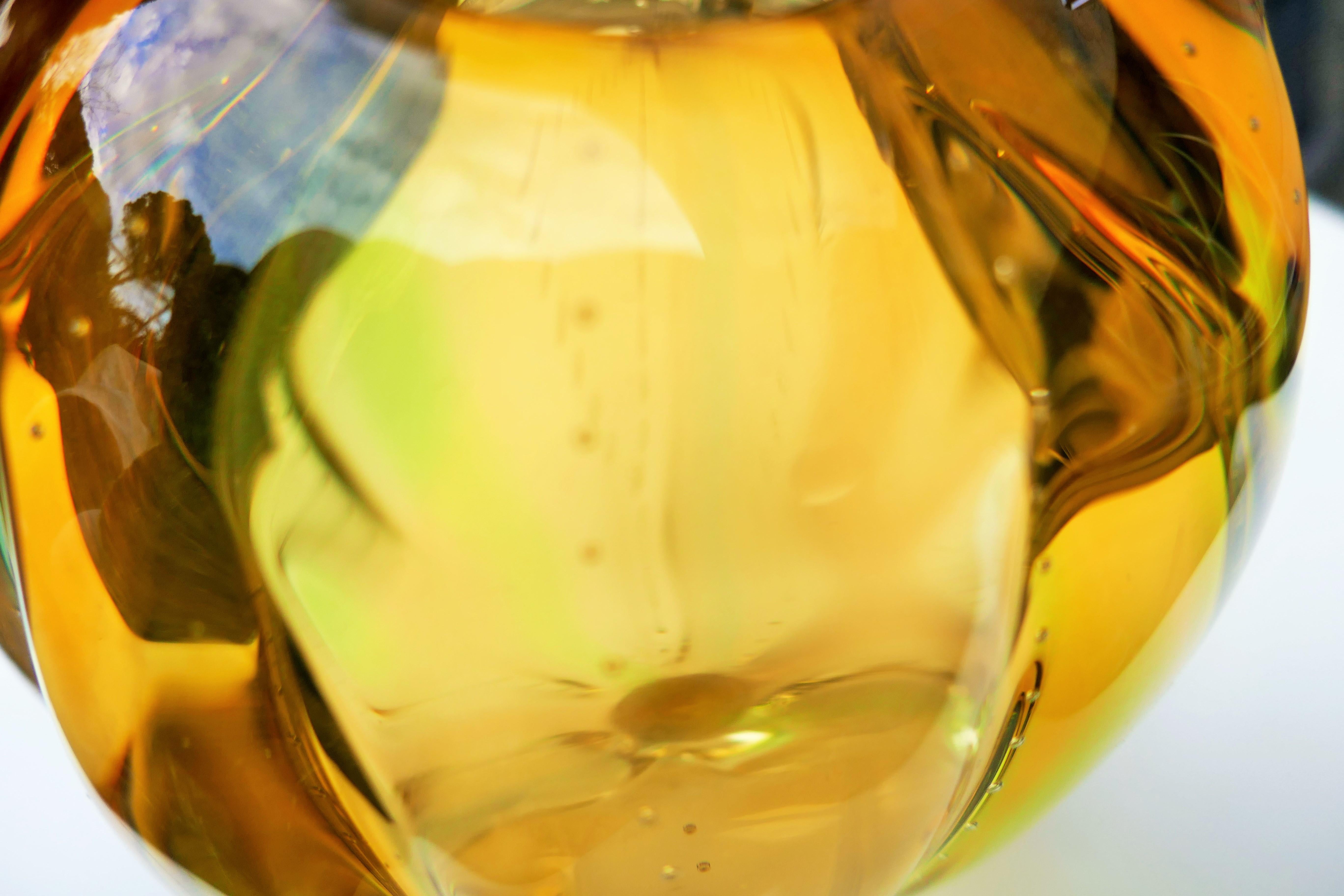 Vaso in vetro ambrato attribuito a Seguso o Barovier in vendita 12