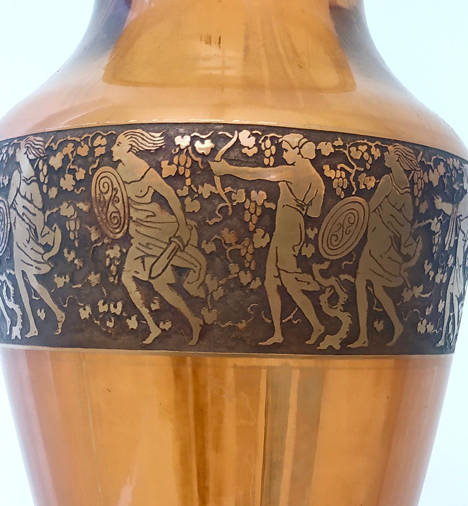 Vintage-Vase aus Bernsteinglas von Moser Karlsbad mit goldfarbenen mythologischen Motiven 3