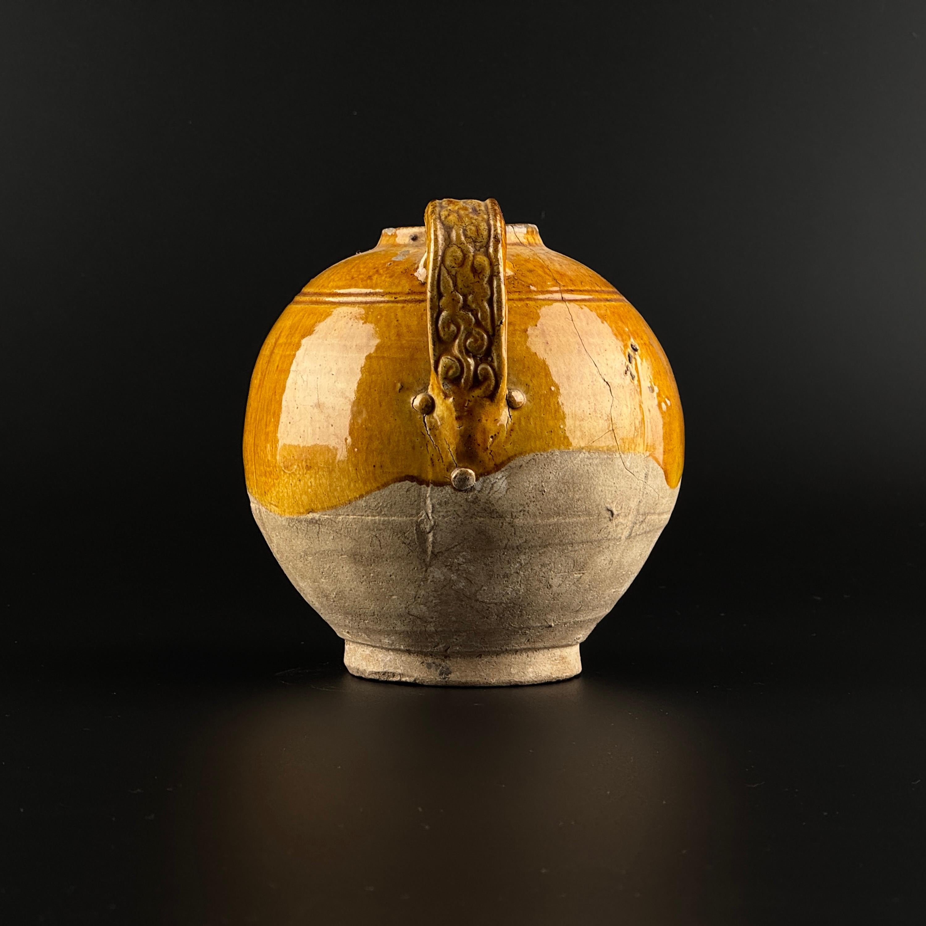 Aiguière en poterie à glaçure d'ambre, Dynasty Tang-Liao (7-12e siècle) Bon état - En vente à seoul, KR