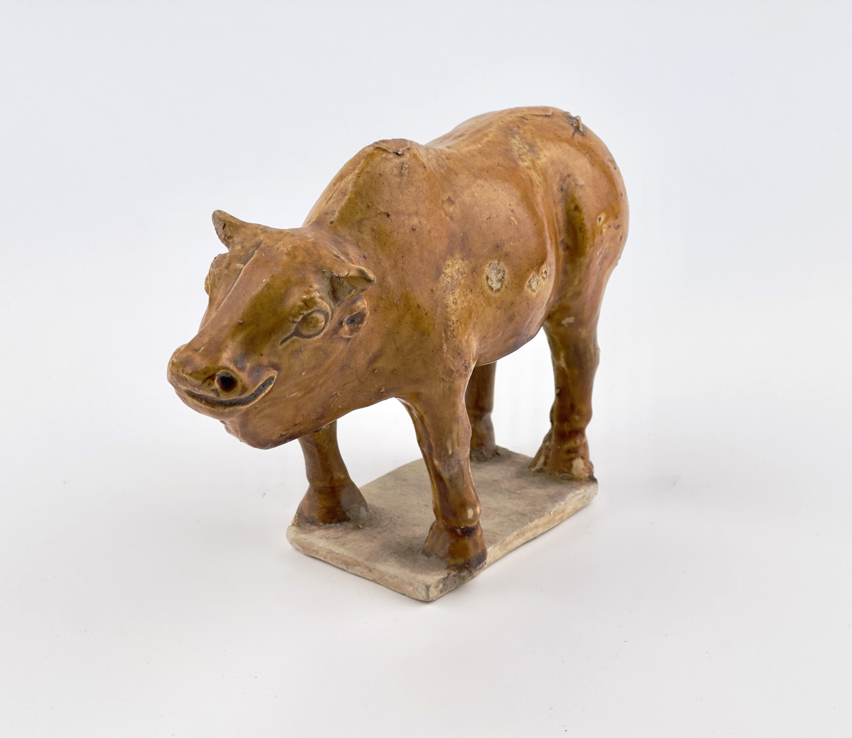 Amber-Glazed Pottery Figure of Sacred Bull, Tang-Liao Dynasty (7-12th Century) For Sale 5