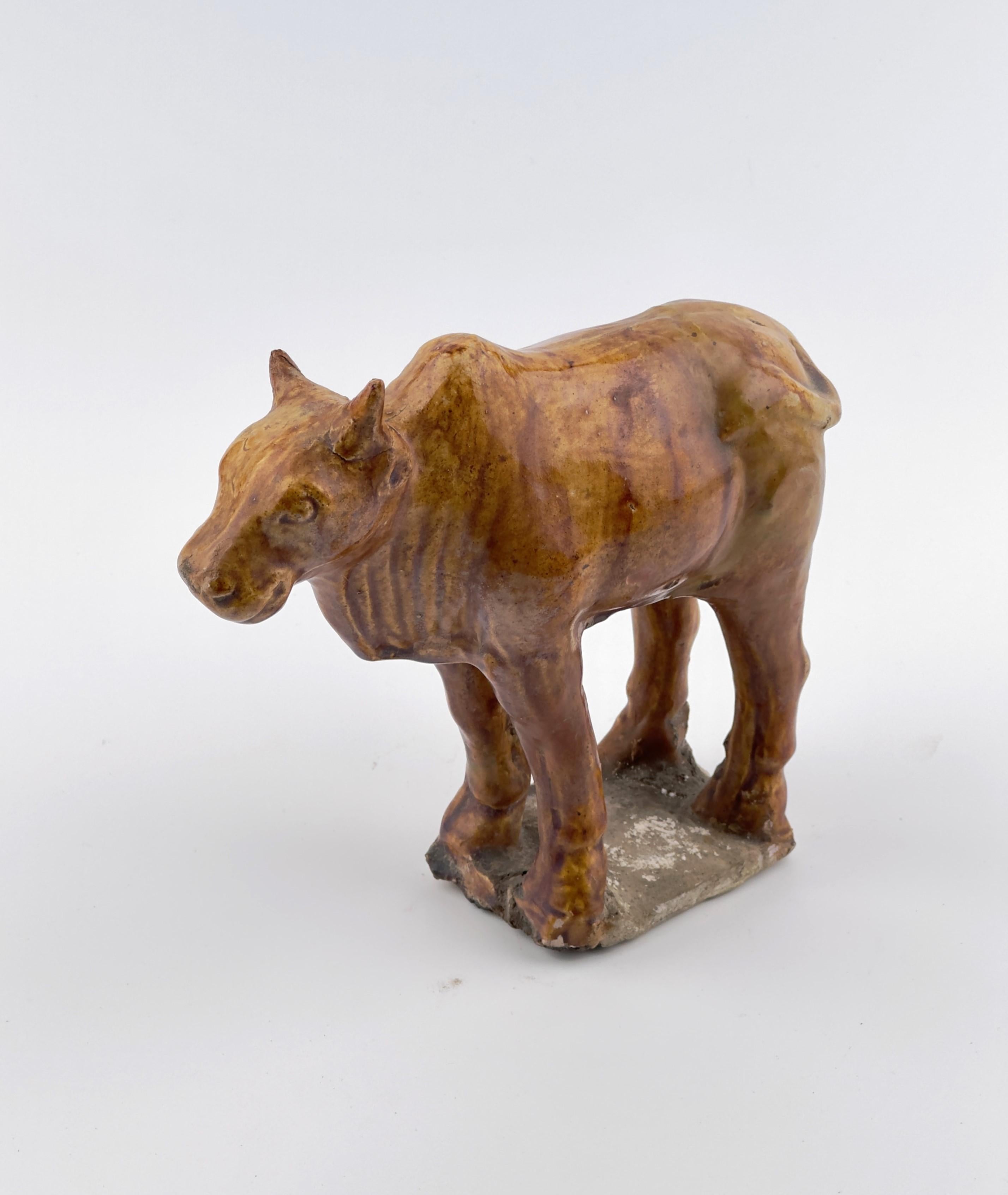 Amber-Glazed Pottery Figure Of Sacred Bull, Tang-Liao Dynasty (7-12th Century) For Sale 4