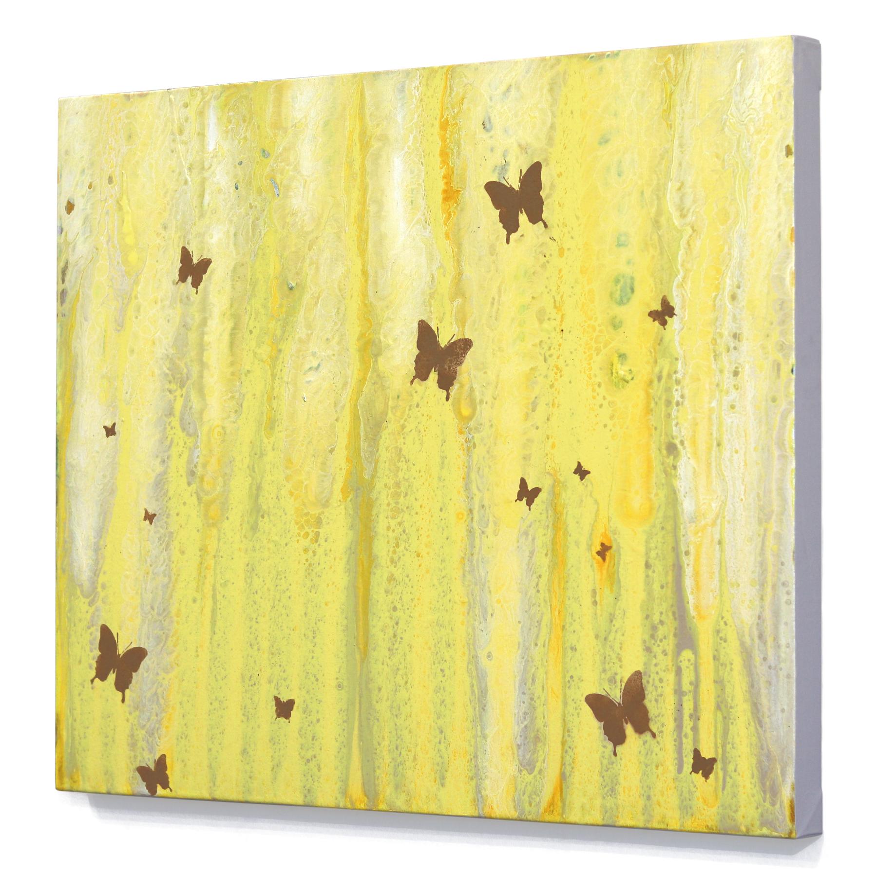 Harmonious Life - Oeuvre d'art abstraite en mixed media inspirée du graffiti, jaune vif - Jaune Abstract Painting par Amber Goldhammer