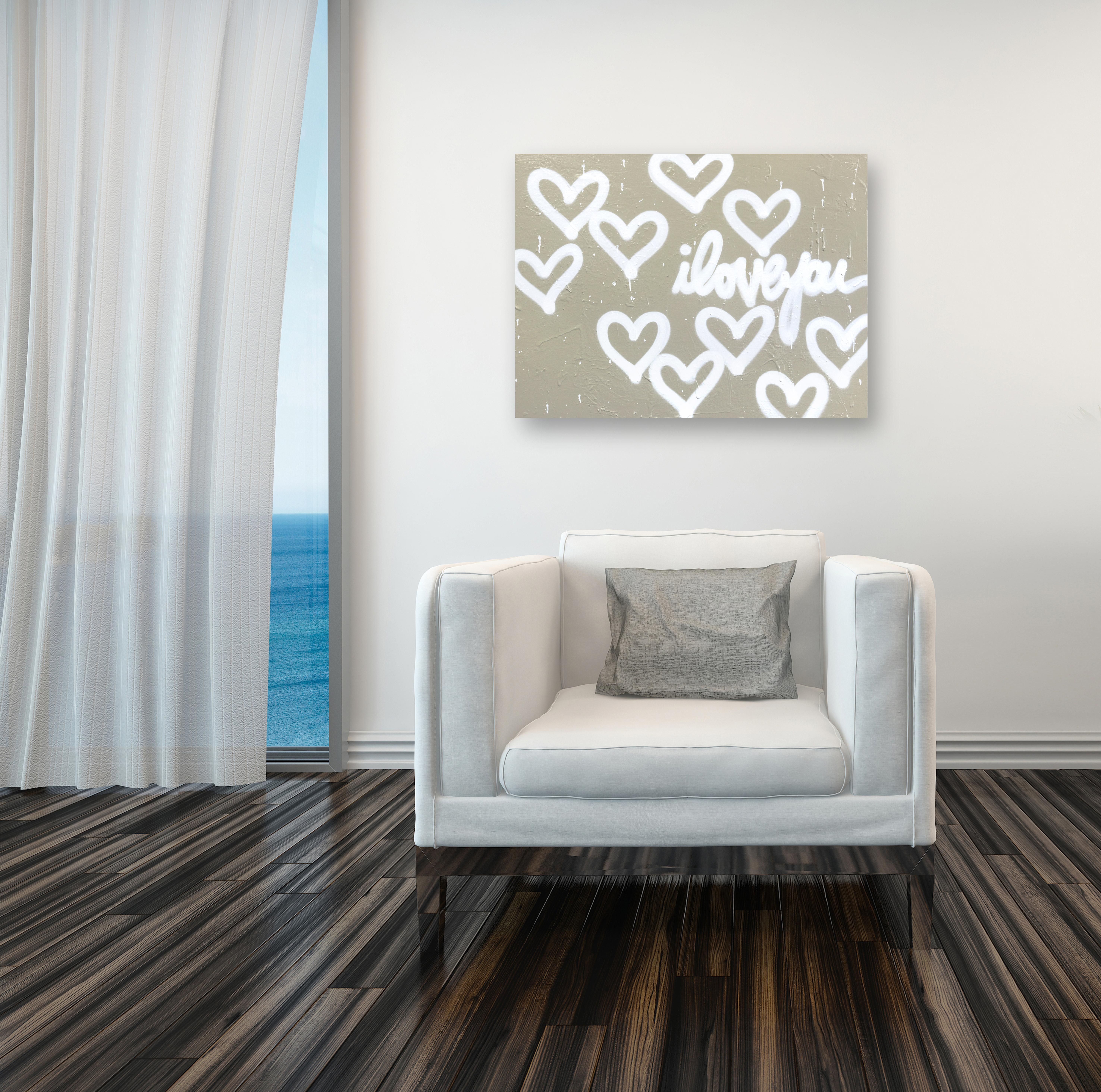 My Love is Like a Big Hug - Abstraktes Weiß auf Texturiertes Beige-Kunstwerk auf Leinwand im Angebot 2