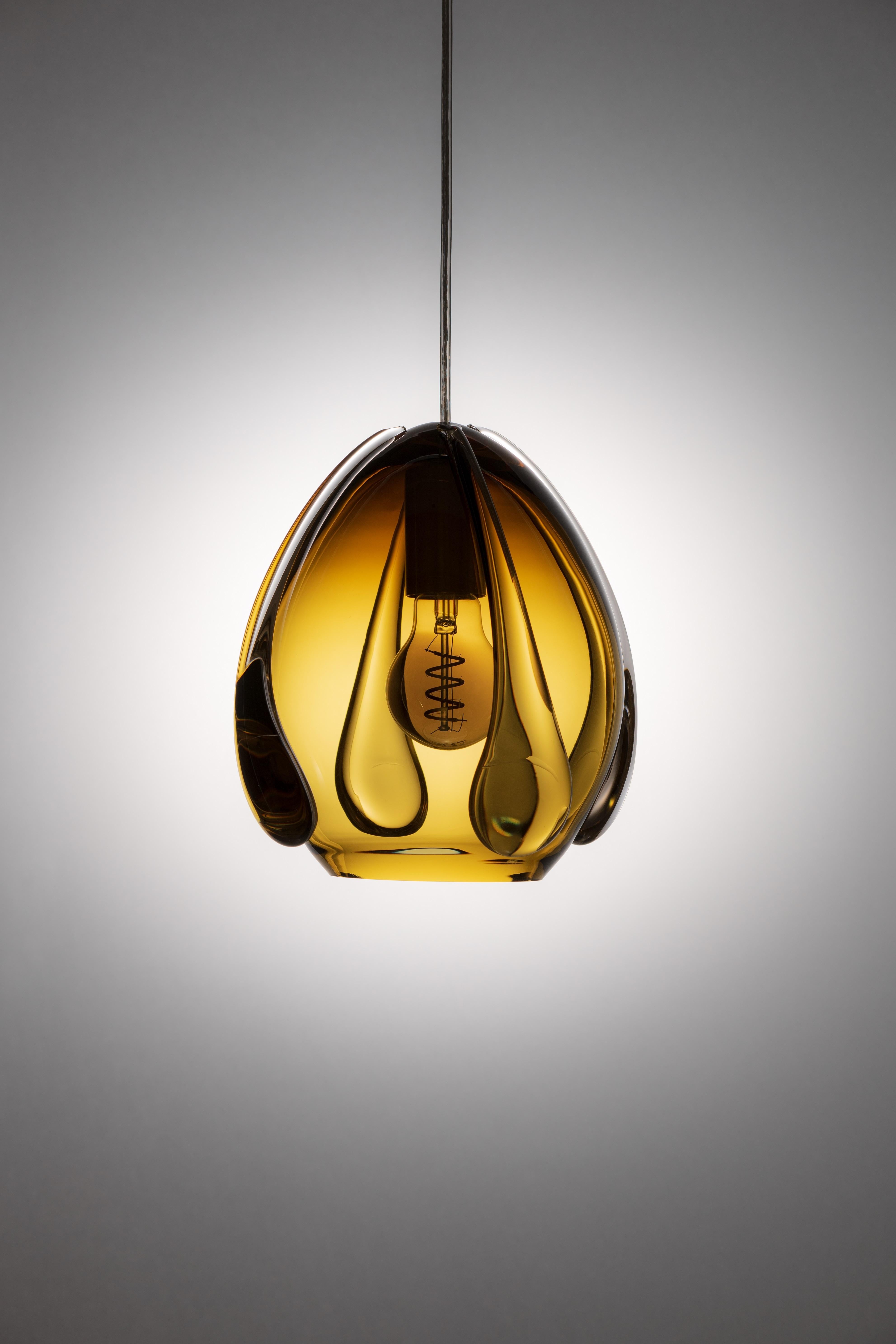 Postmoderno Lampada a sospensione Amber M di Georgiev Zabeta in vendita