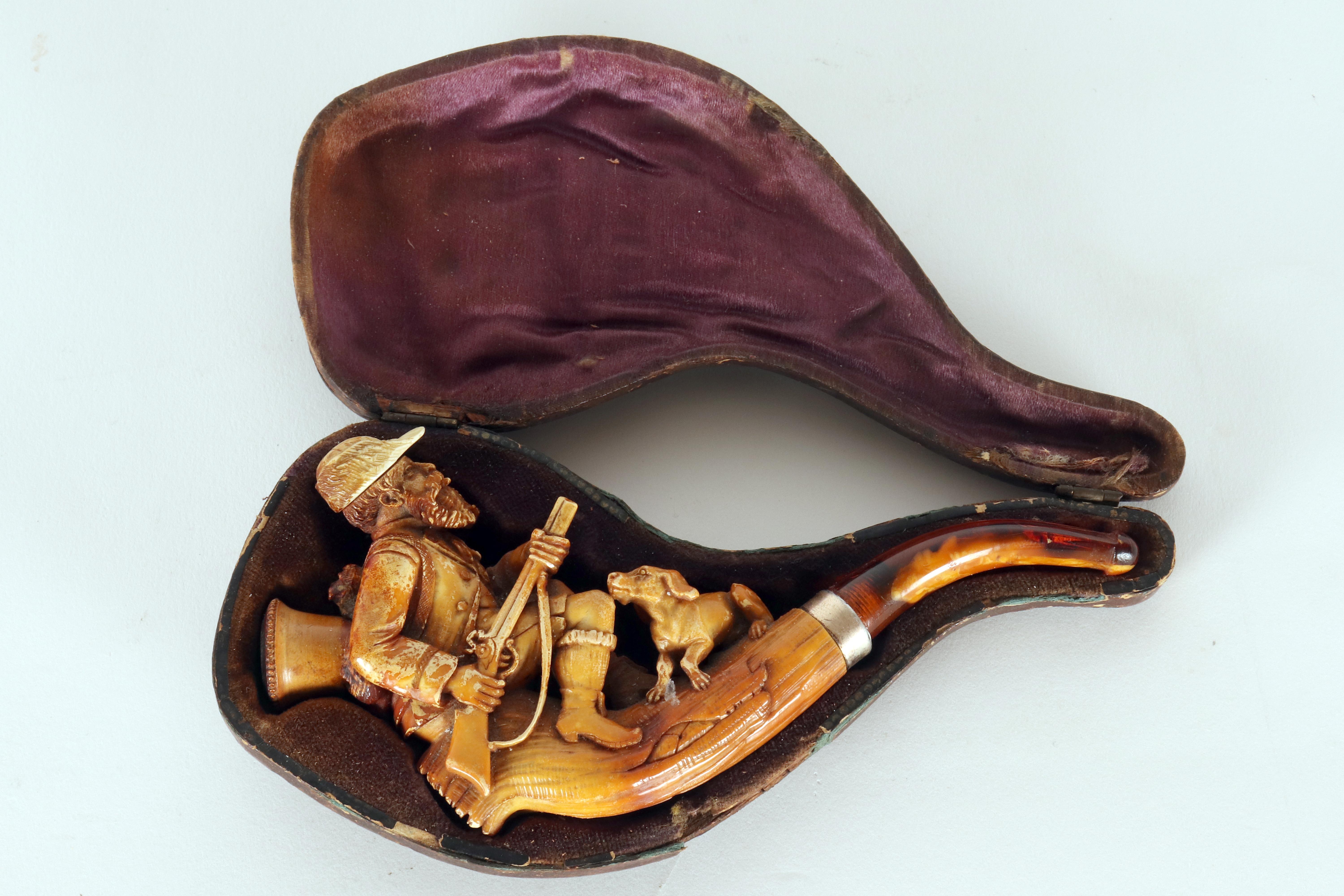 Pipe en écume d'ambre, représentant un chasseur. Vienne, Autriche 1890. en vente 5