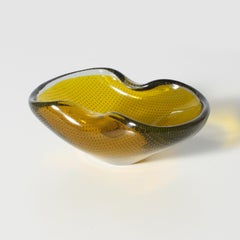 Amber Murano Bowl with Bullicante Inclusions, circa 1960