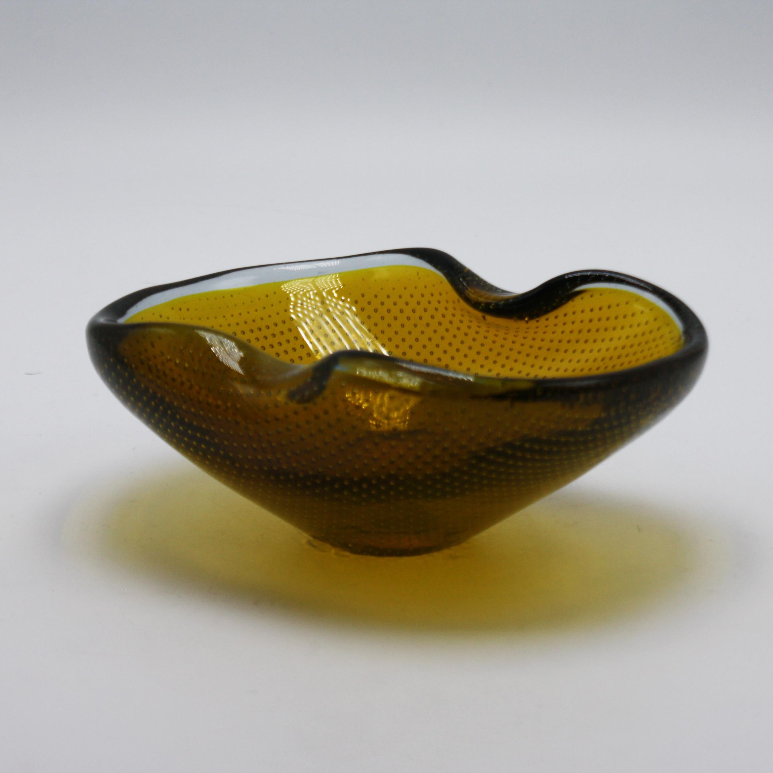 Murano Glass Amber Murano Bowl with Bullicante Inclusions, circa 1960 For Sale