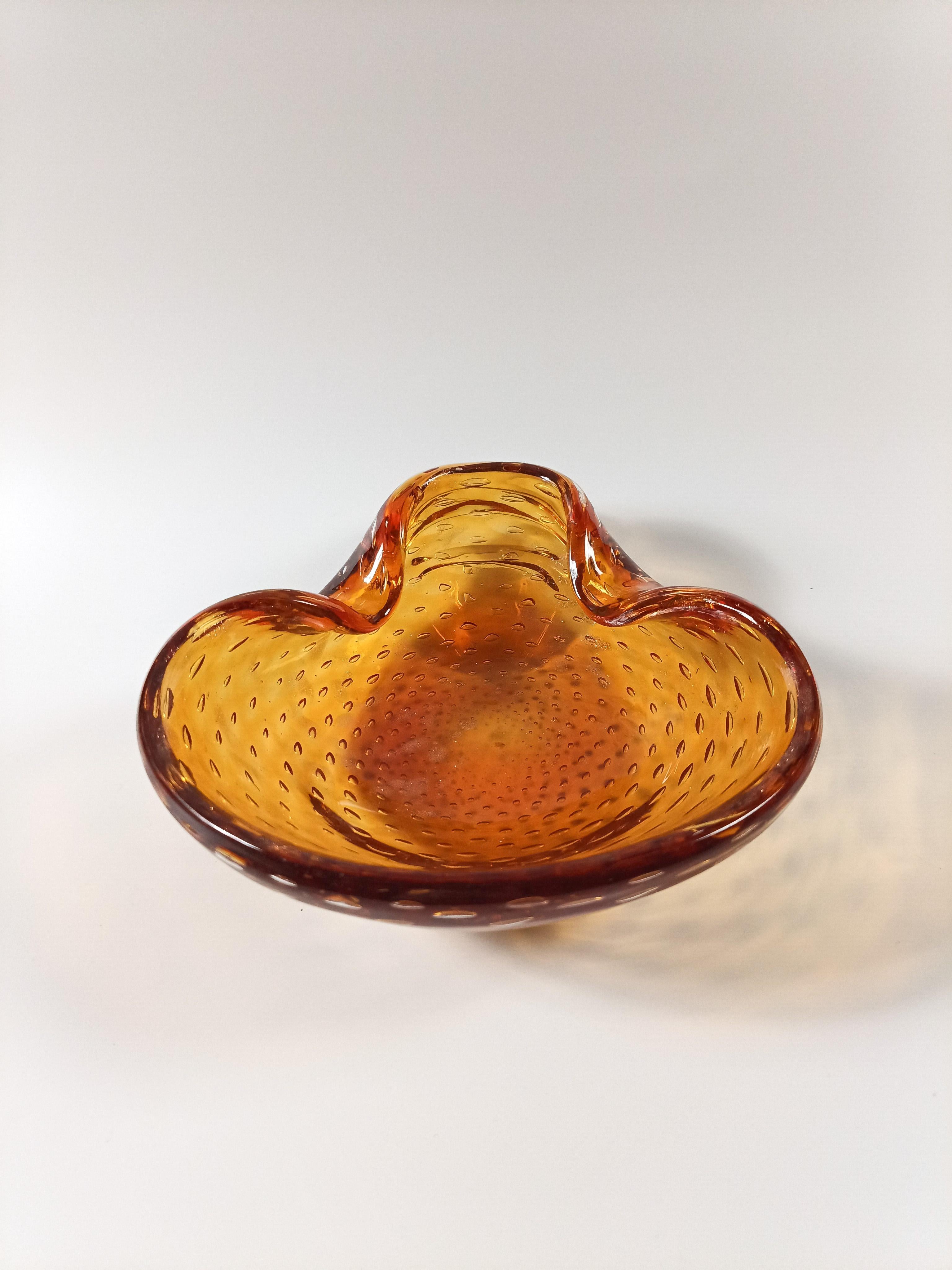 Bernsteinfarbene Murano-Glasschale mit Bullicante, Italien, 1960er Jahre im Angebot 1