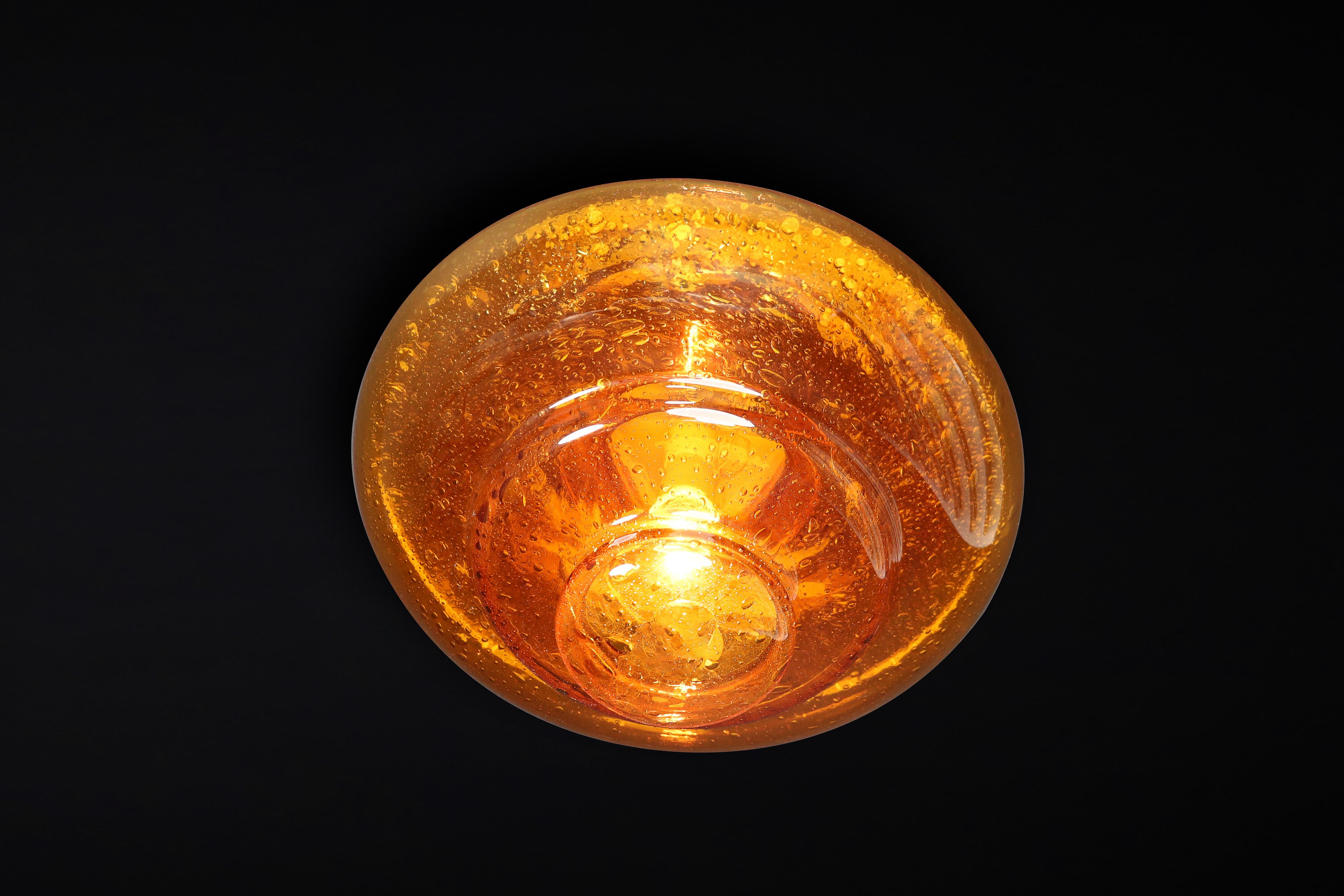 Empotrable o aplique de cristal de Murano ámbar, Italia, años 60 - Soplado a mano en venta 6