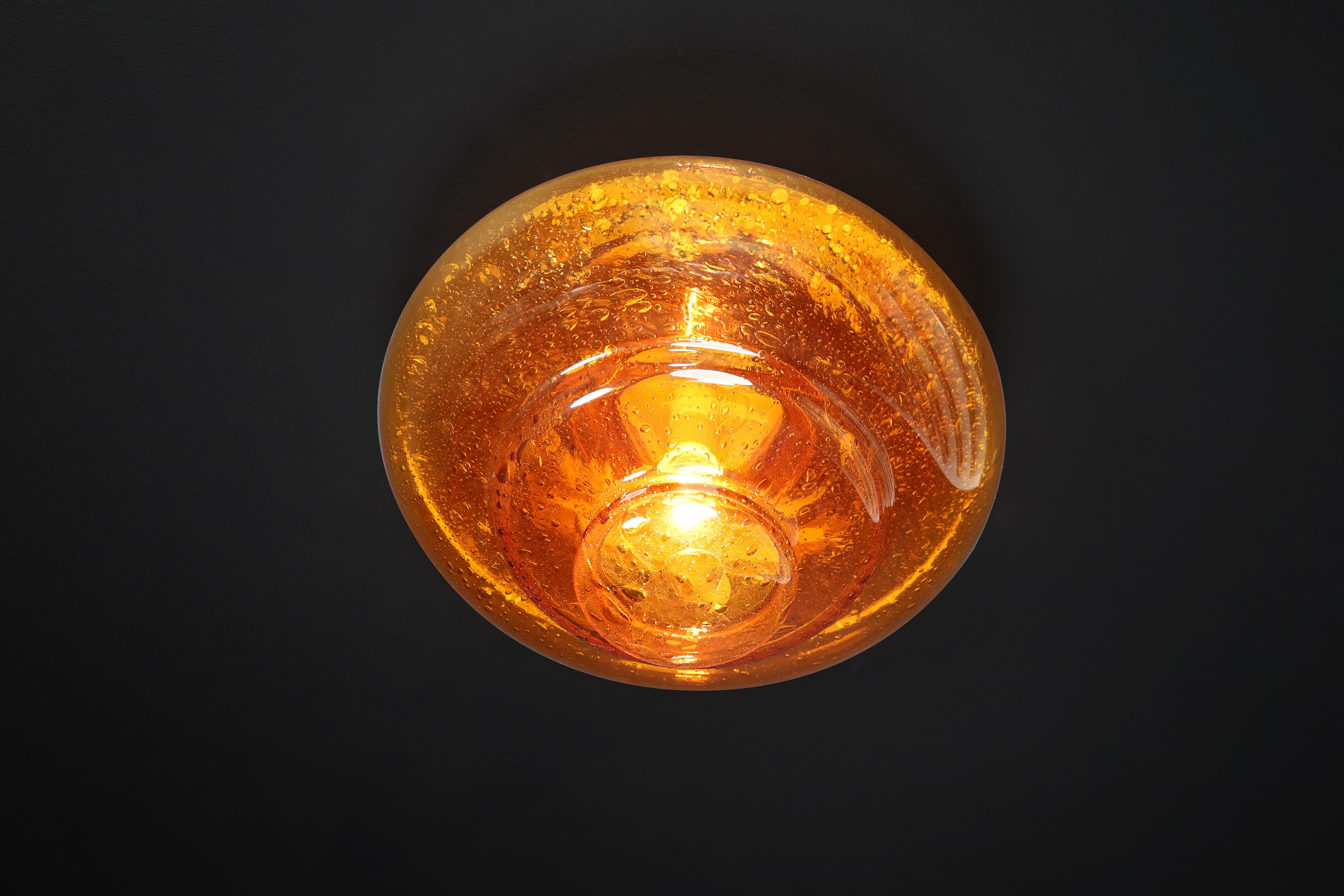 Empotrable o aplique de cristal de Murano ámbar, Italia, años 60 - Soplado a mano en venta 7