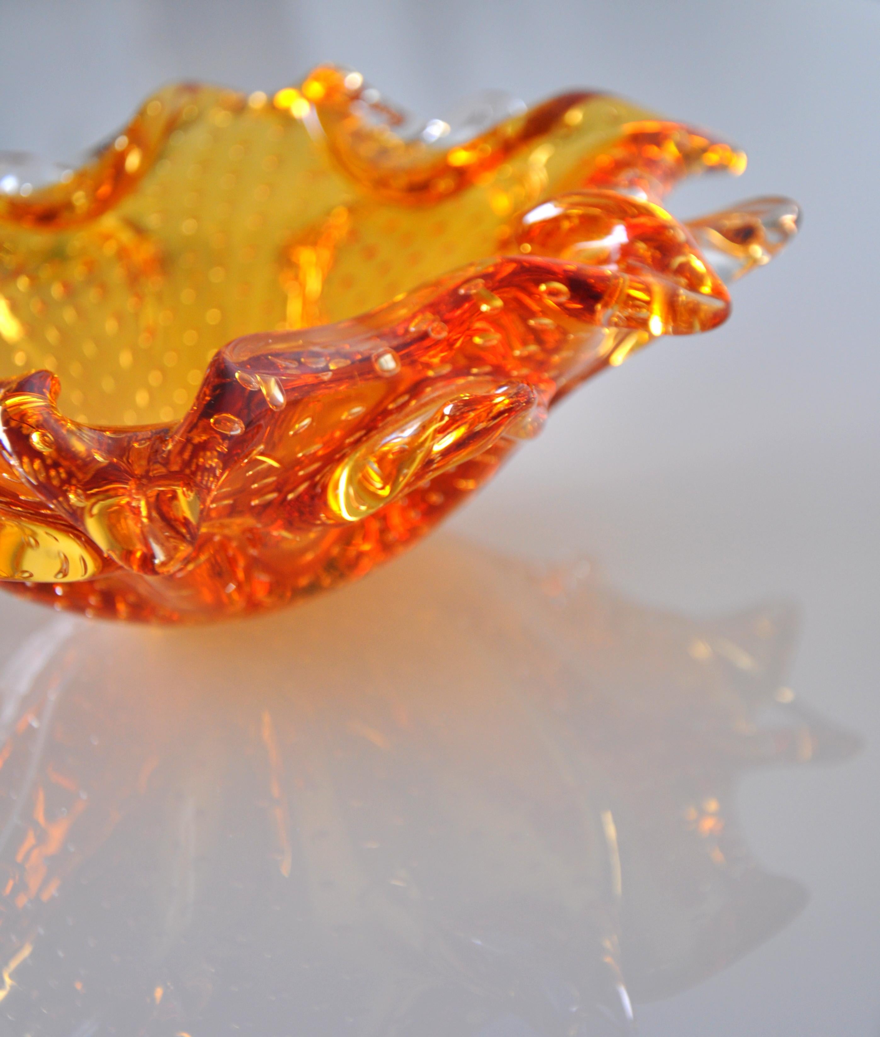 Amber Murano Glass Lily Catch-all Bowl In Excellent Condition In Miami, FL