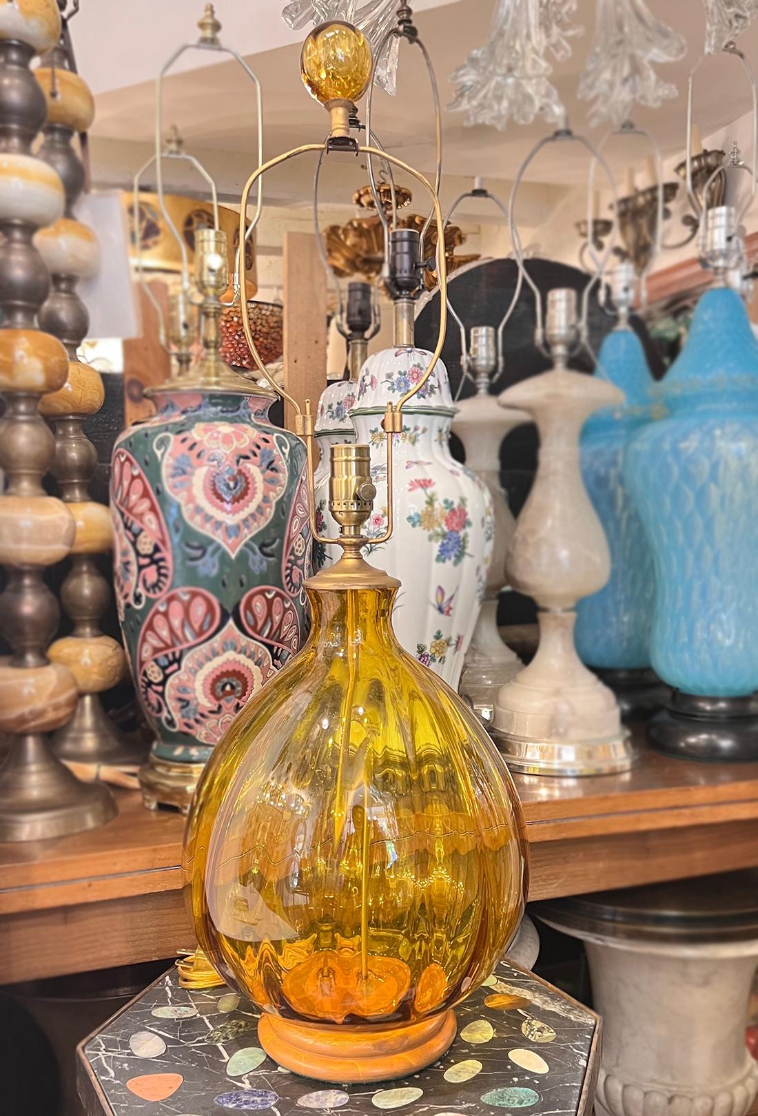Verre de Murano Lampe de table en verre de Murano ambre en vente